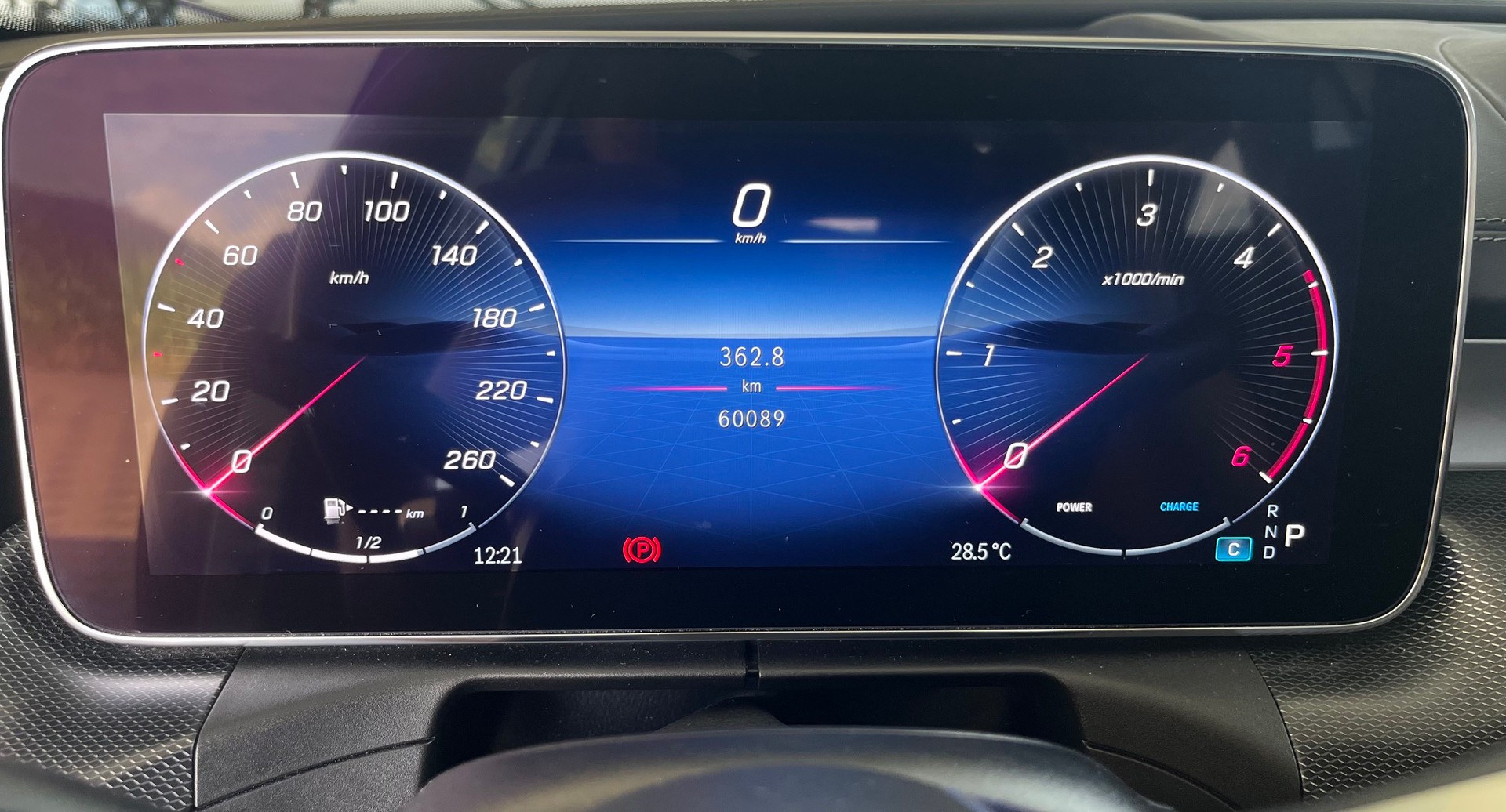 MERCEDES-BENZ C 220 d T 4Matic Swiss Star AMG Line-image-3
