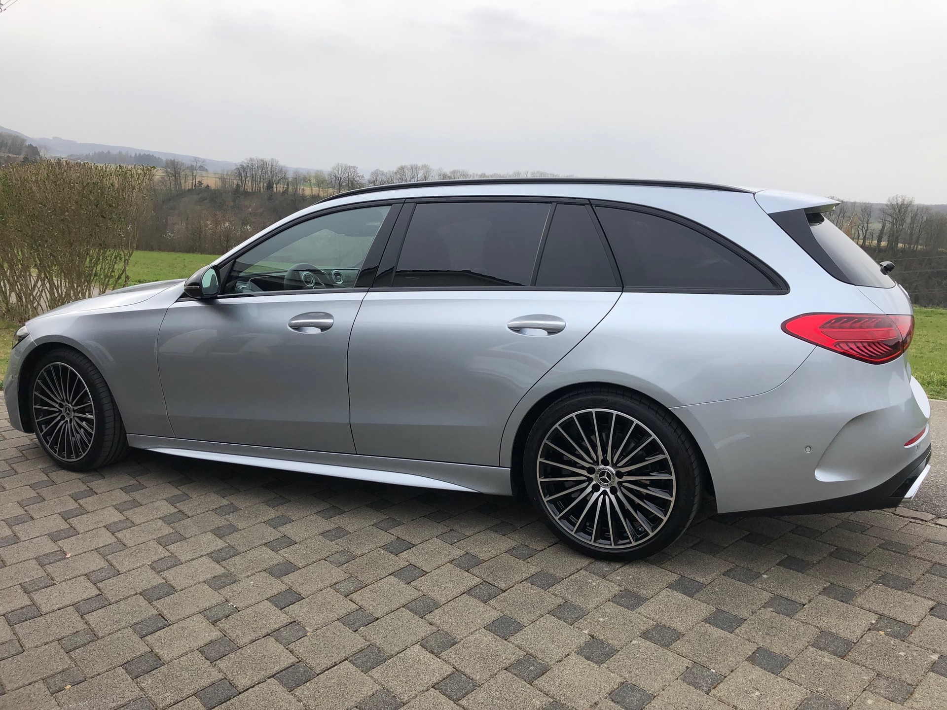 MERCEDES-BENZ C 220 d T 4Matic Swiss Star AMG Line-image-2