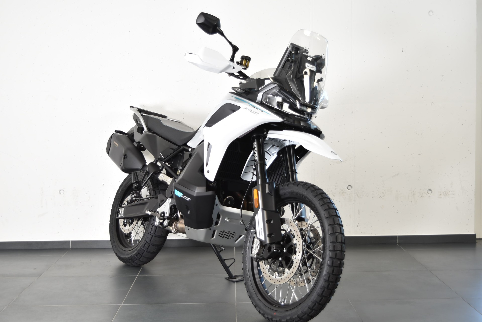 CF MOTO 1000 MT-X-showroom-element-2