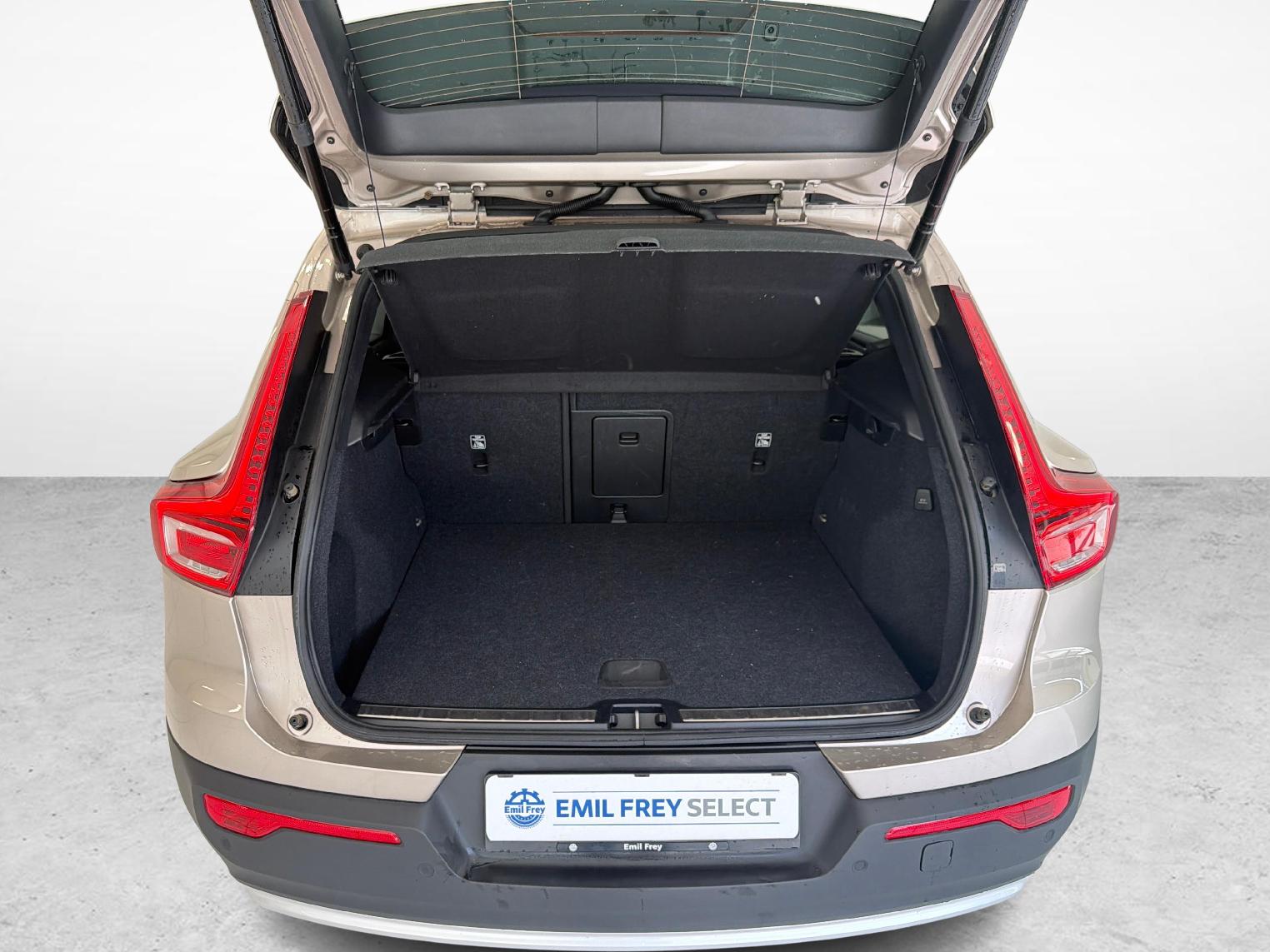 VOLVO XC40 1.5 T5 PiH Plus Bright-image-13