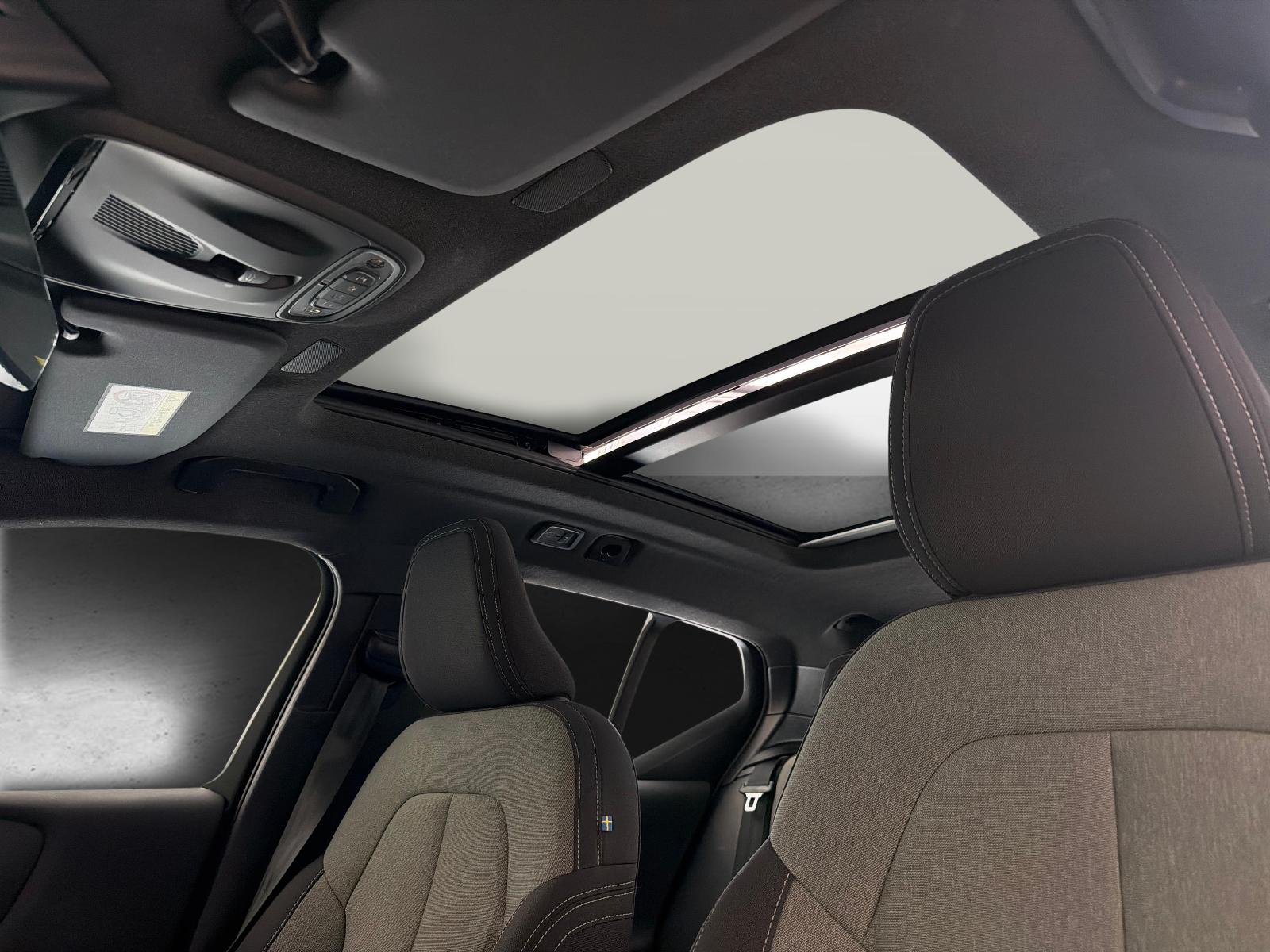 VOLVO XC40 1.5 T5 PiH Plus Bright-image-11
