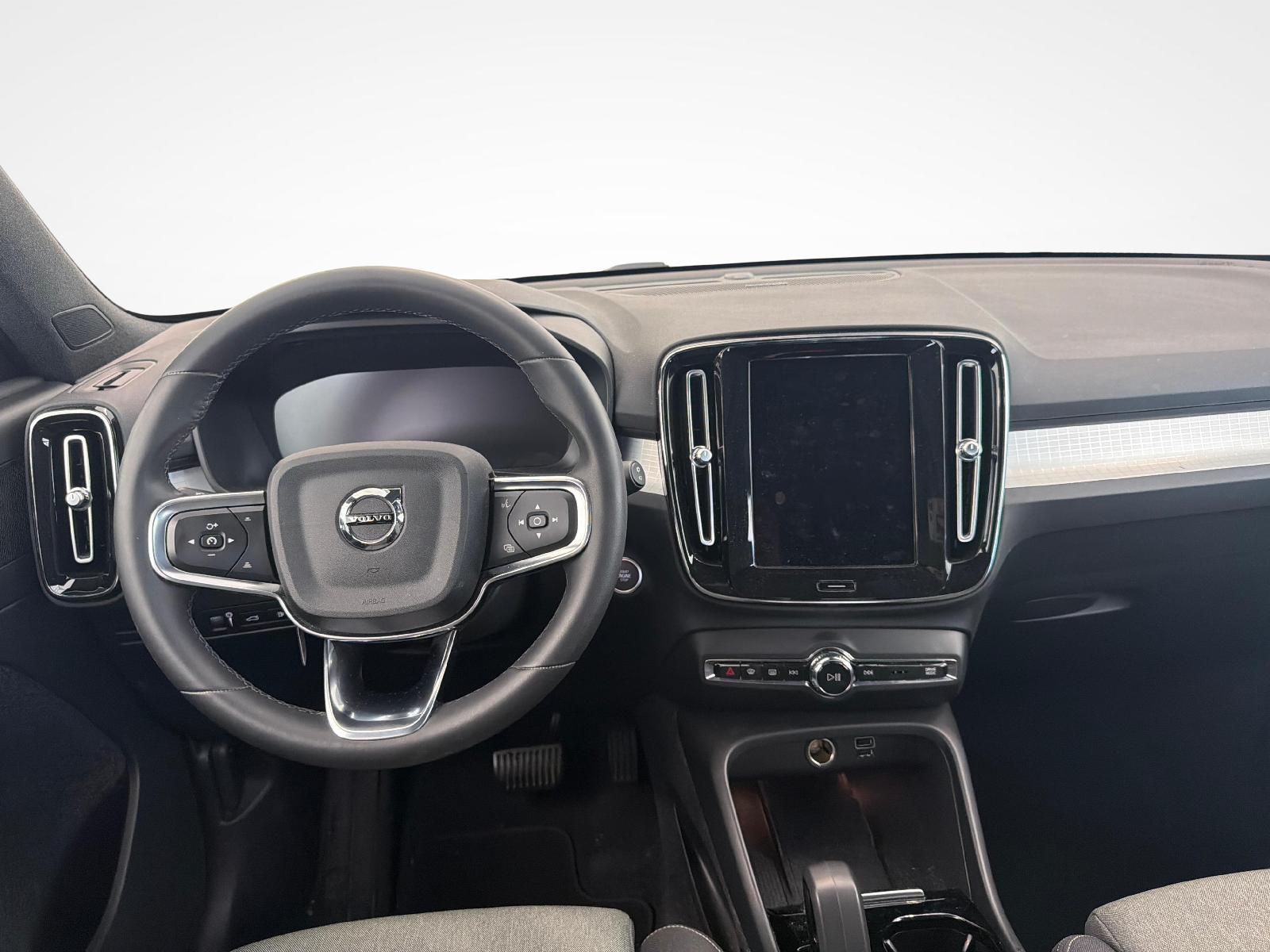 VOLVO XC40 1.5 T5 PiH Plus Bright-image-9