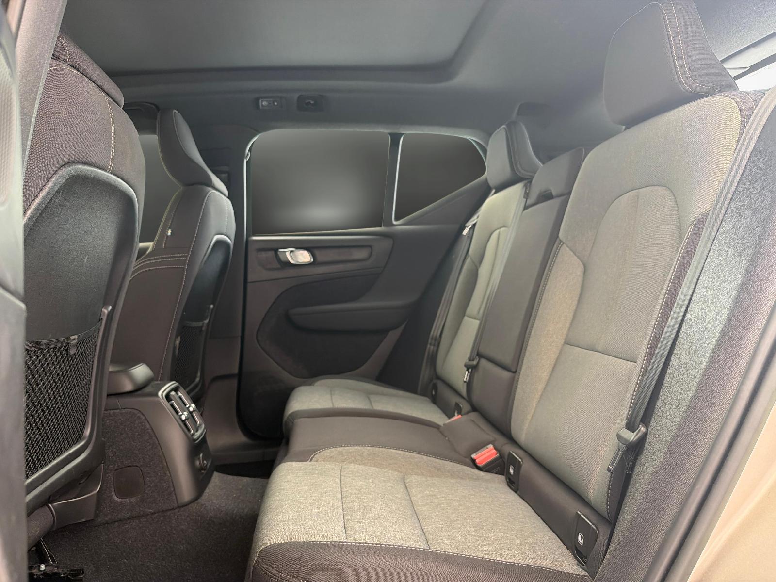 VOLVO XC40 1.5 T5 PiH Plus Bright-image-12