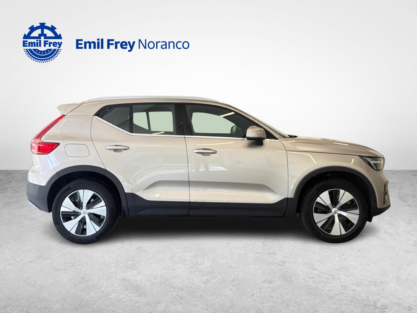 VOLVO XC40 1.5 T5 PiH Plus Bright-image-6