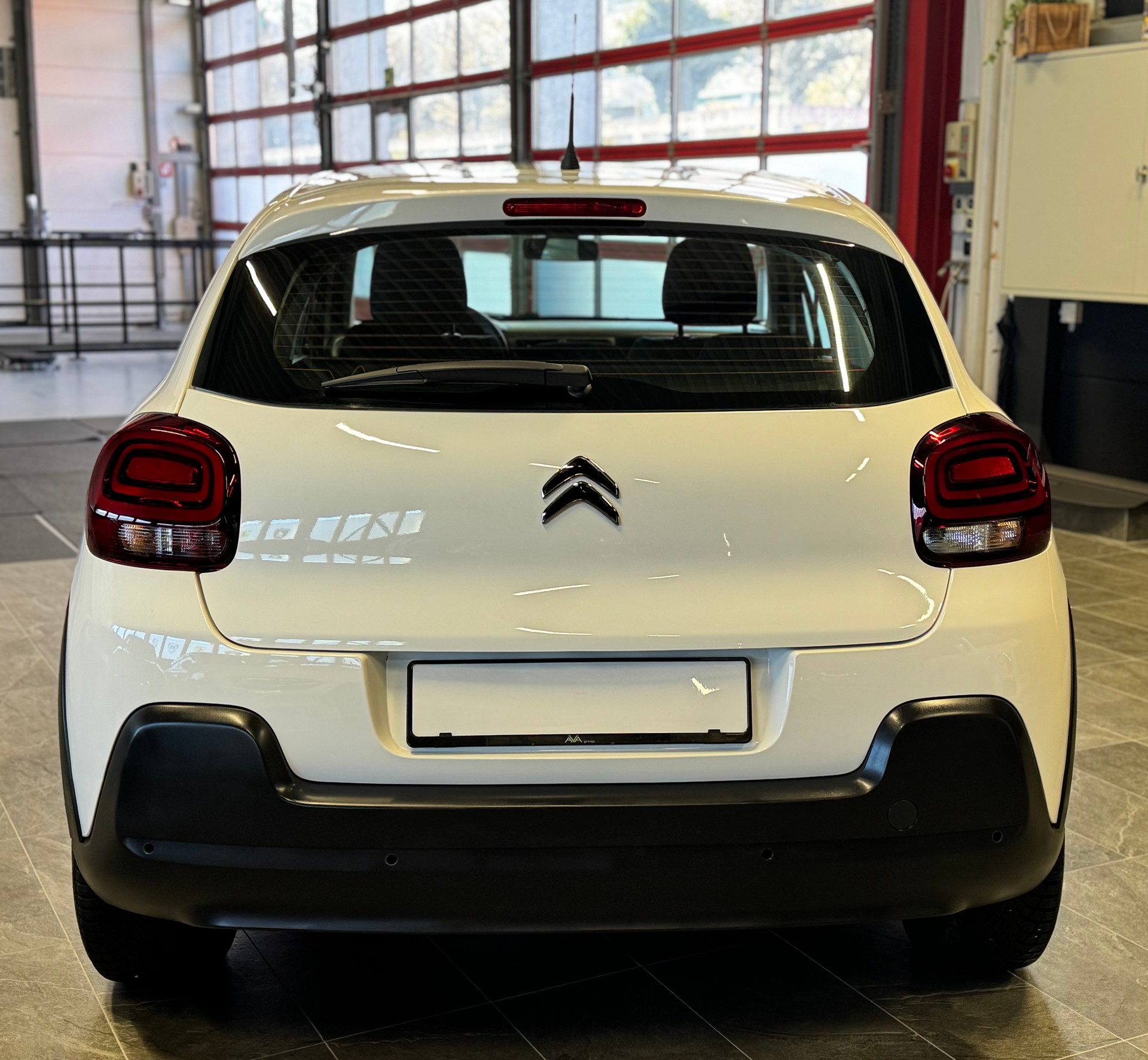 CITROEN C3 1.2i PureTech Swiss Edition EAT6-image-6