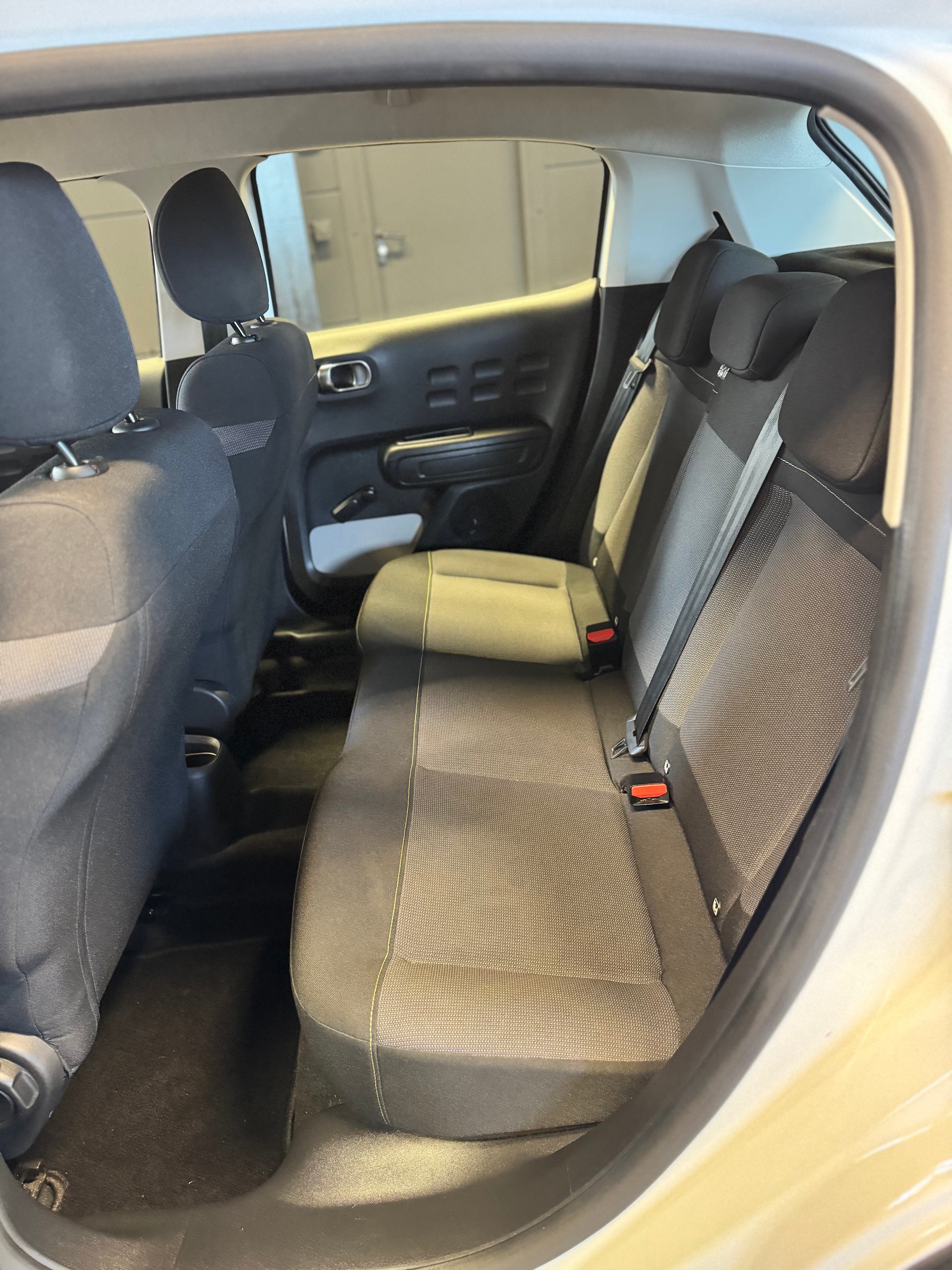CITROEN C3 1.2i PureTech Swiss Edition EAT6-image-10