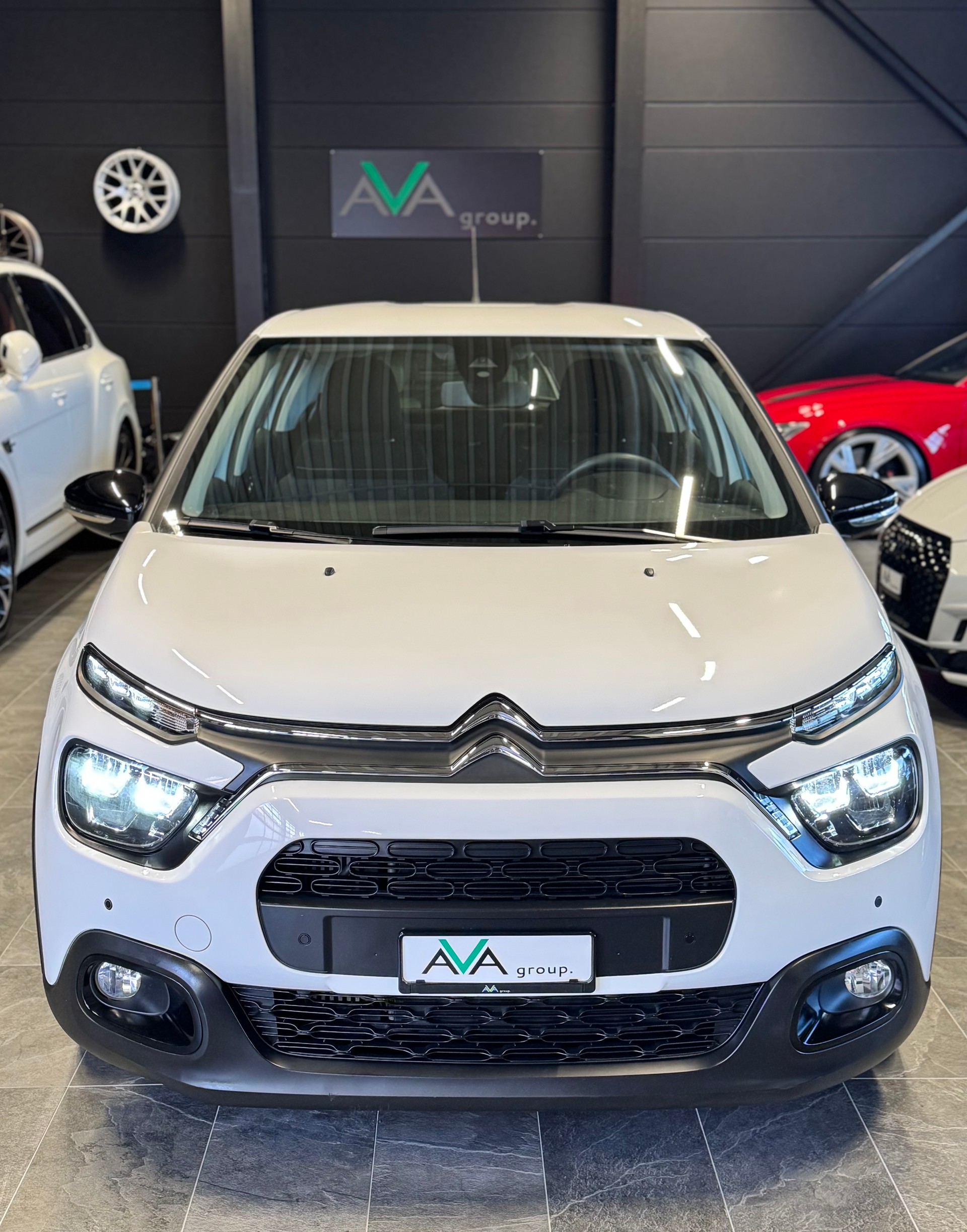 CITROEN C3 1.2i PureTech Swiss Edition EAT6-image-3
