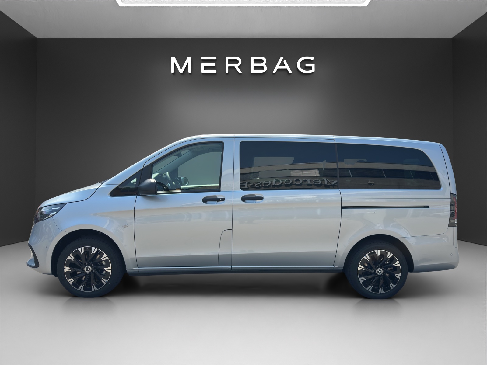 MERCEDES-BENZ Vito 116 CDI Lang Tourer 9G-Tronic 4M Select-image-3