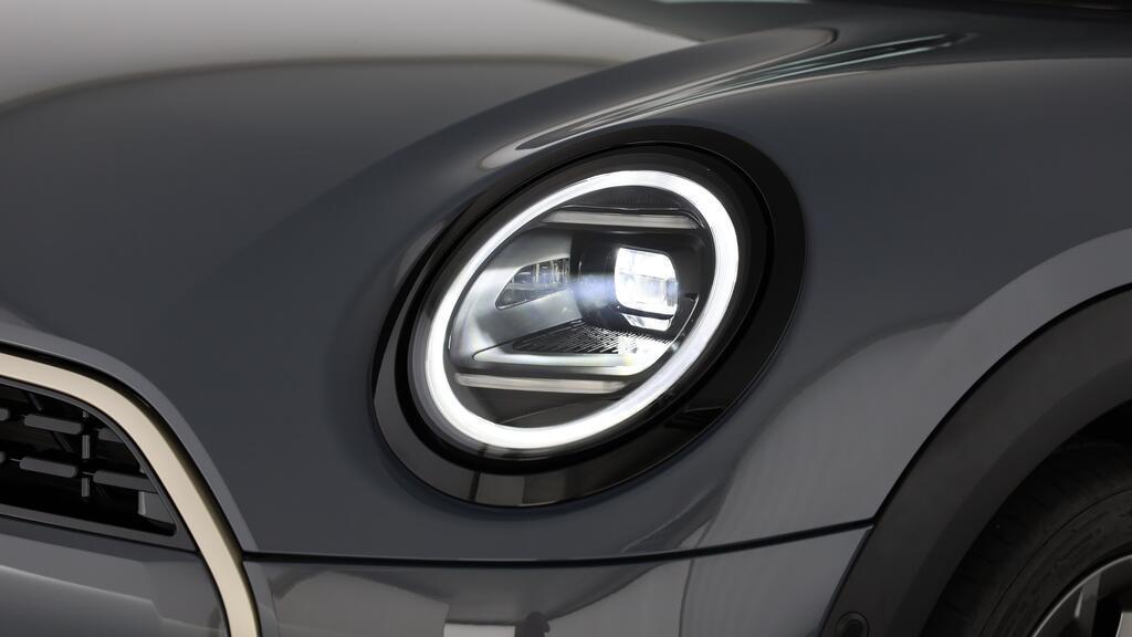 MINI Cooper C Cabrio-image-15