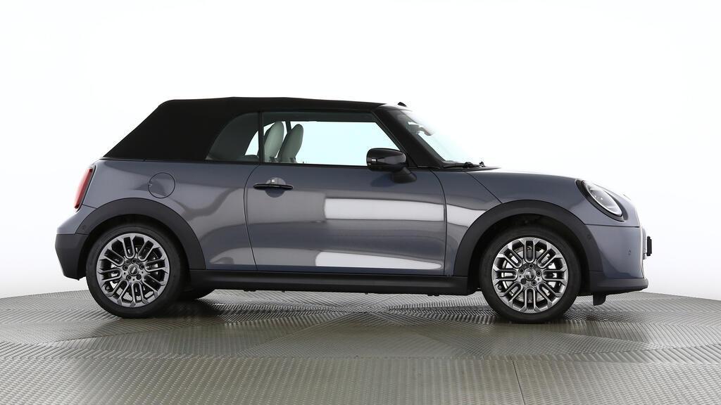 MINI Cooper C Cabrio-image-1