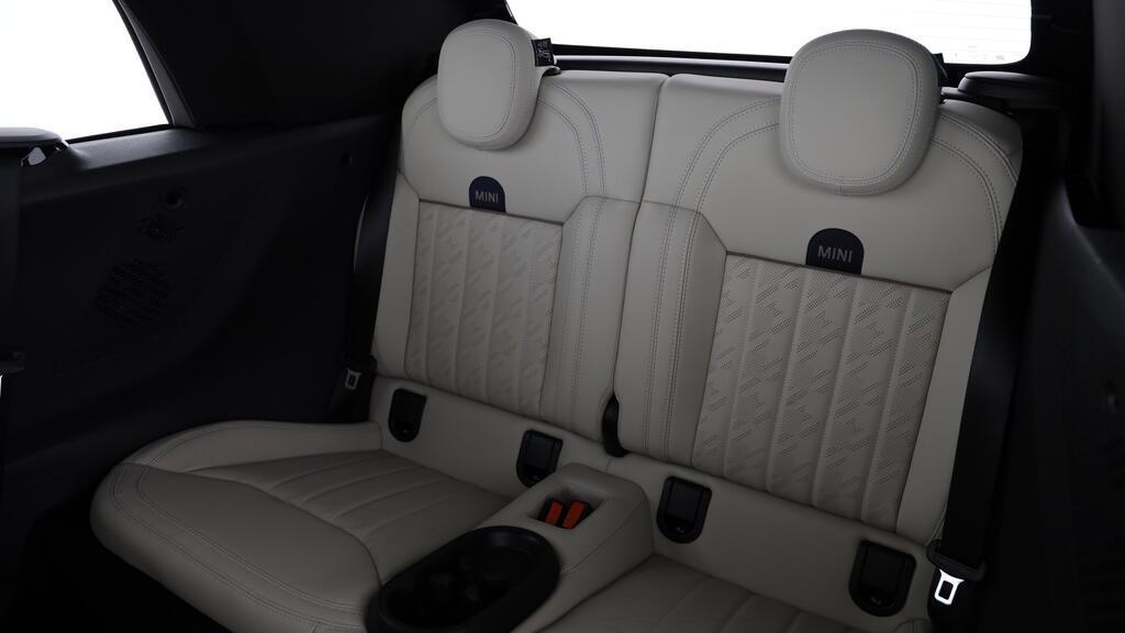 MINI Cooper C Cabrio-image-19