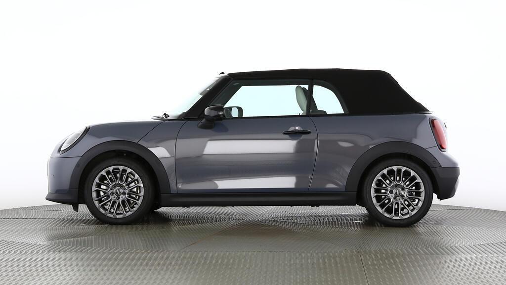 MINI Cooper C Cabrio-image-2