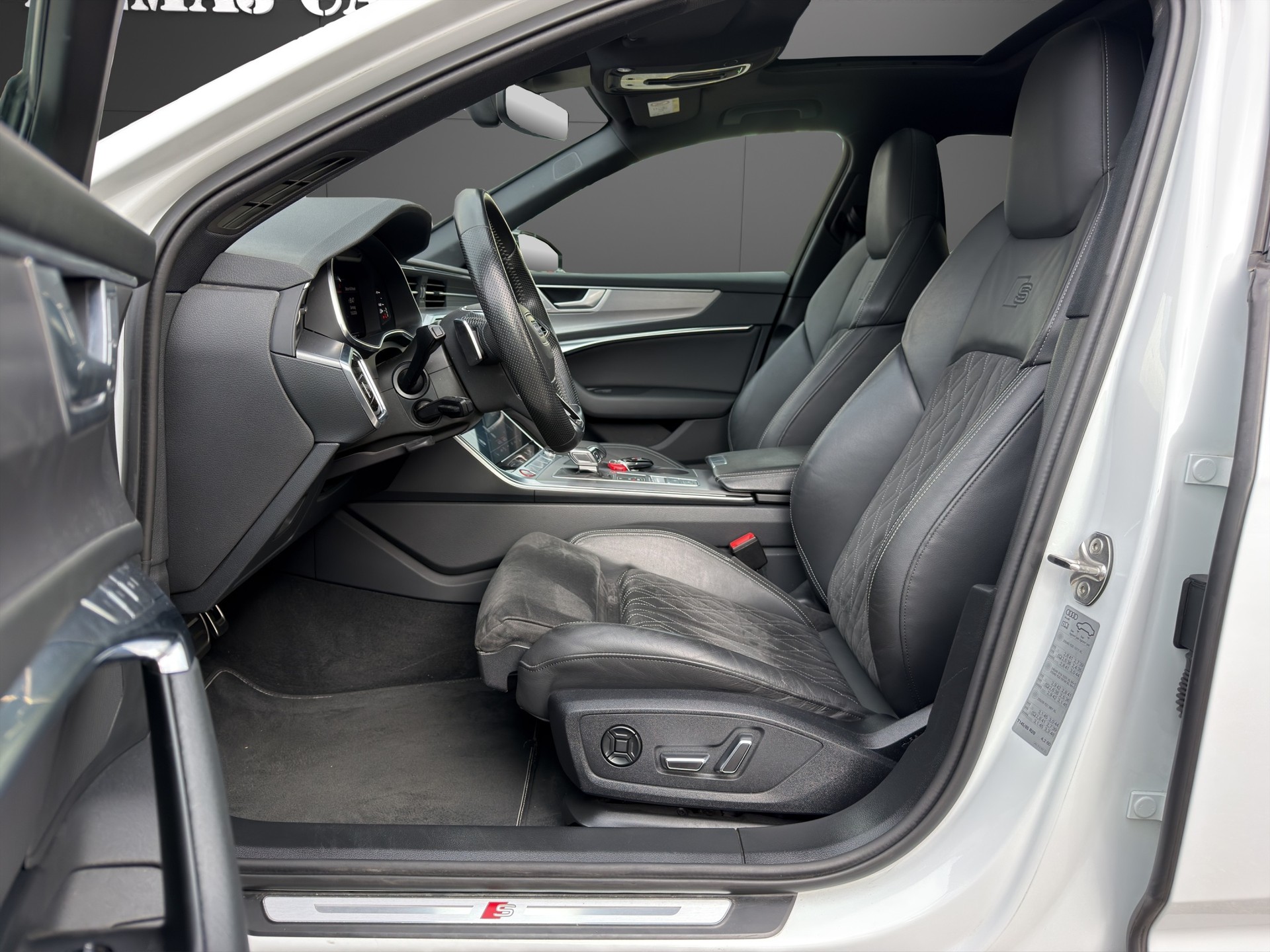 AUDI S6 Avant 3.0 TDI quattro tiptronic Pano/AHK/MFK-image-13