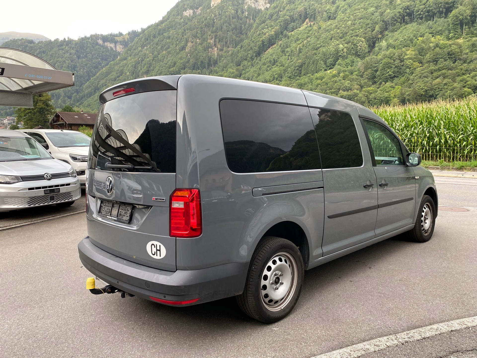VW Caddy Maxi 2.0TDI 4Motion BlueMotion Technology-image-9