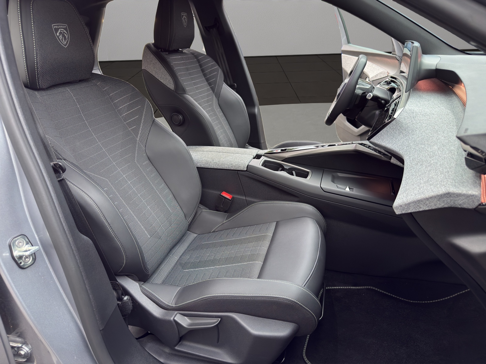 PEUGEOT 3008 145 e-DCS6 Hybrid GT-image-16