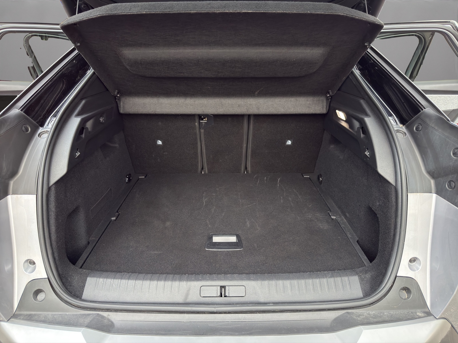 PEUGEOT 3008 145 e-DCS6 Hybrid GT-image-18