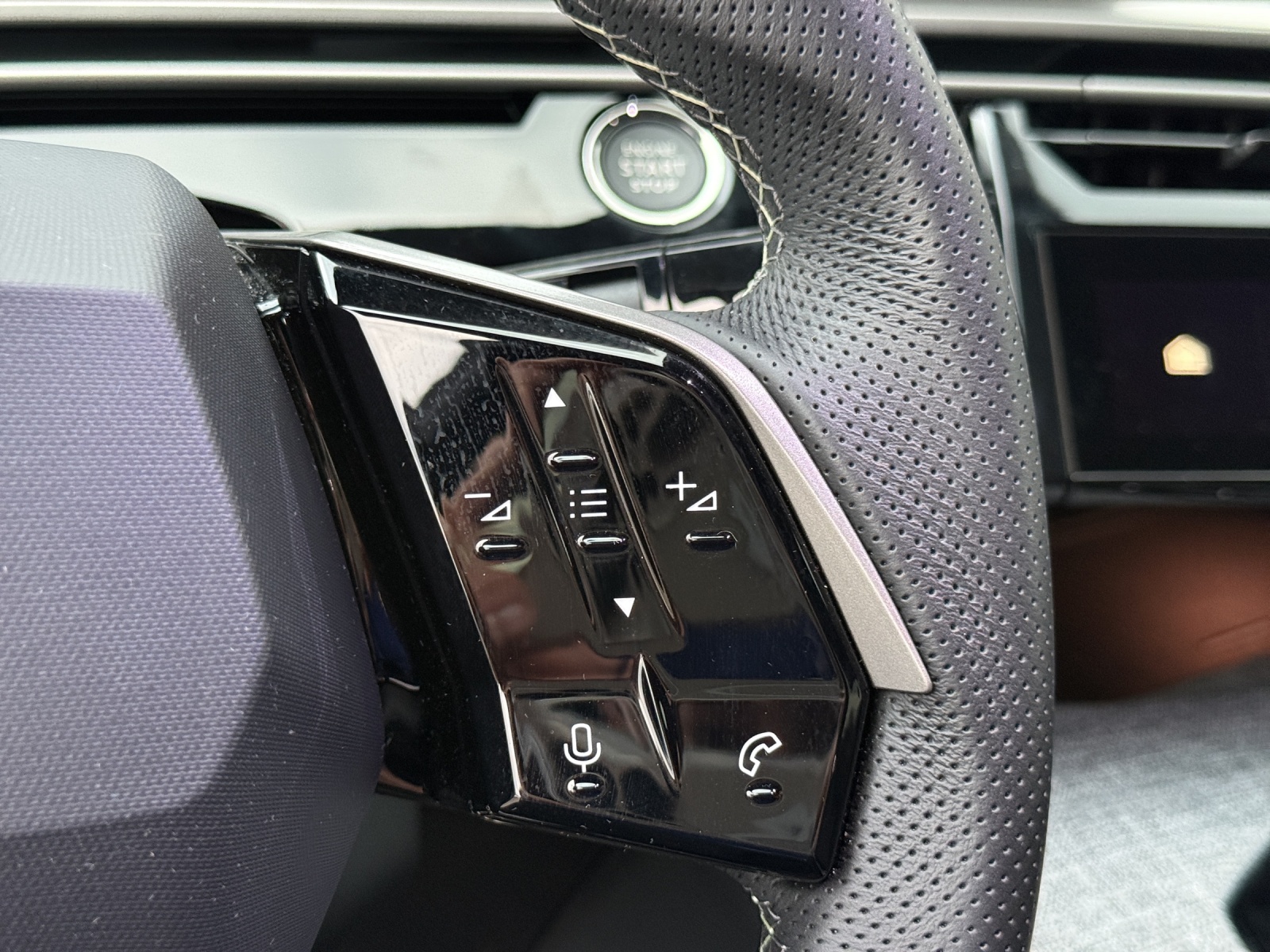 PEUGEOT 3008 145 e-DCS6 Hybrid GT-image-23