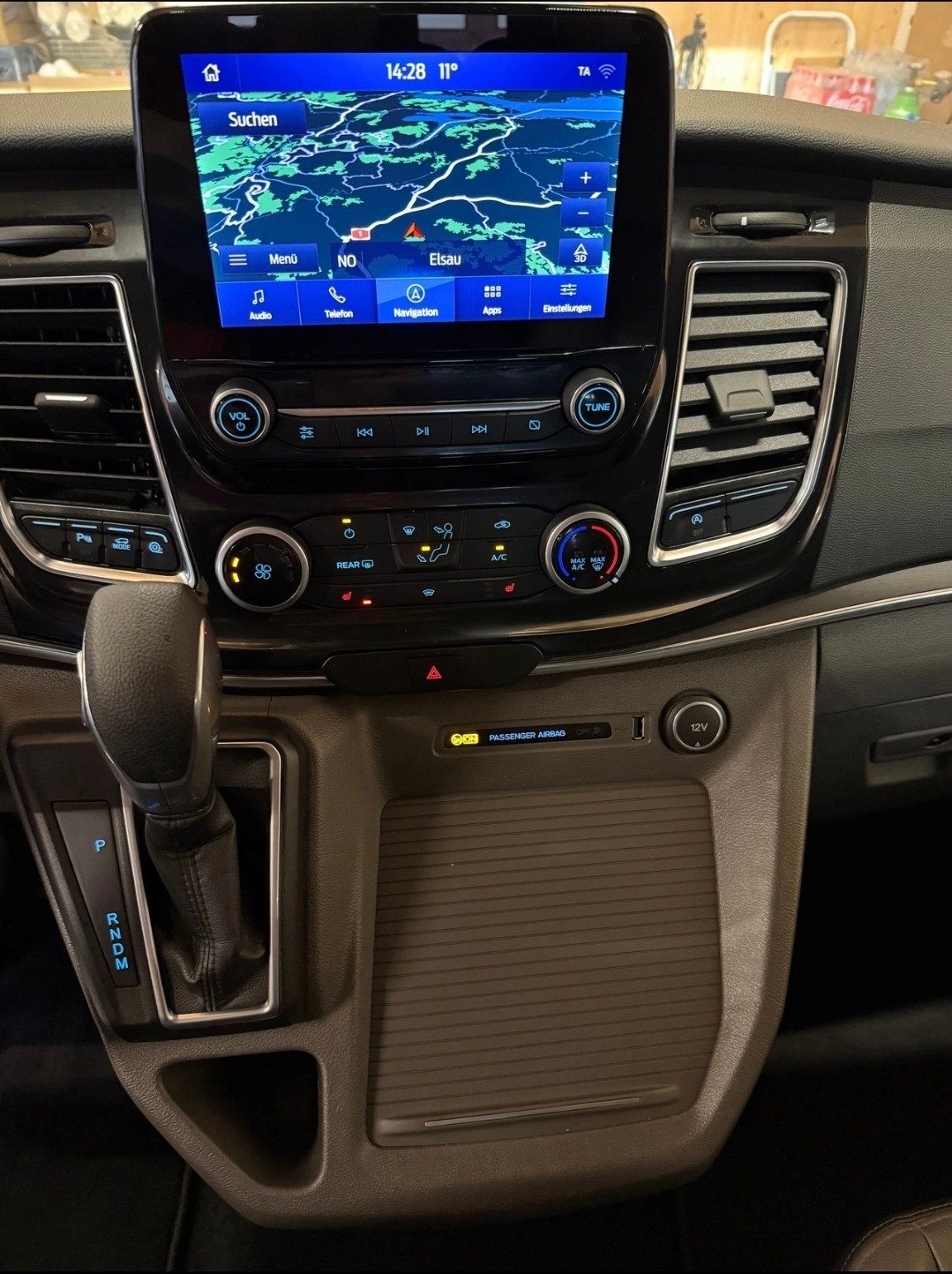 FORD Tourneo Custom 320 L1H1 Titanium X A-image-10