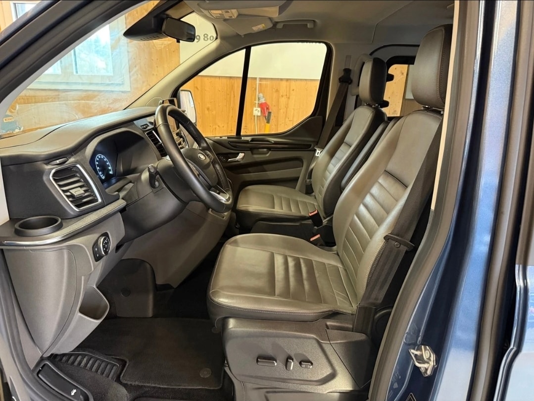 FORD Tourneo Custom 320 L1H1 Titanium X A-image-6