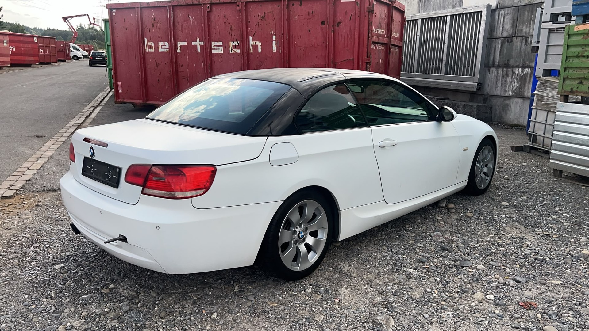BMW 330i Cabriolet Steptronic-image-3