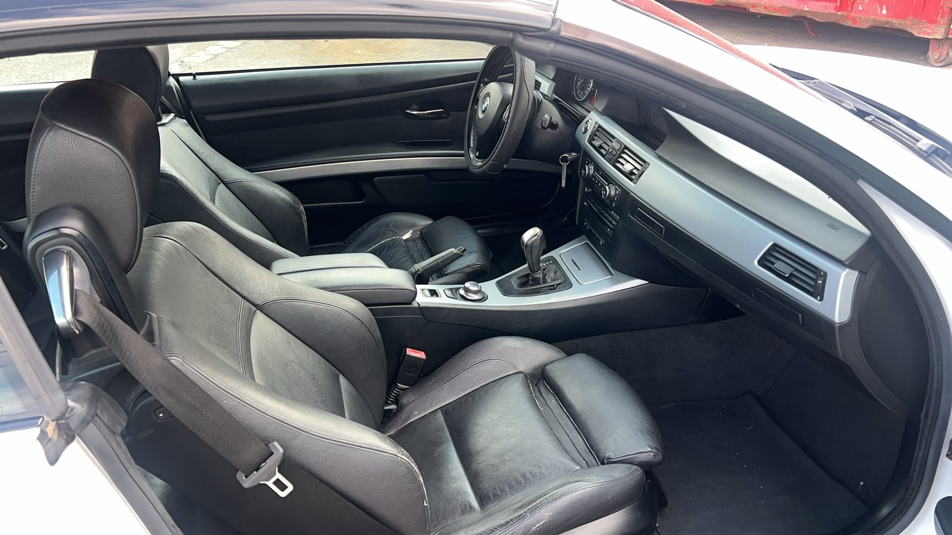 BMW 330i Cabriolet Steptronic-image-4