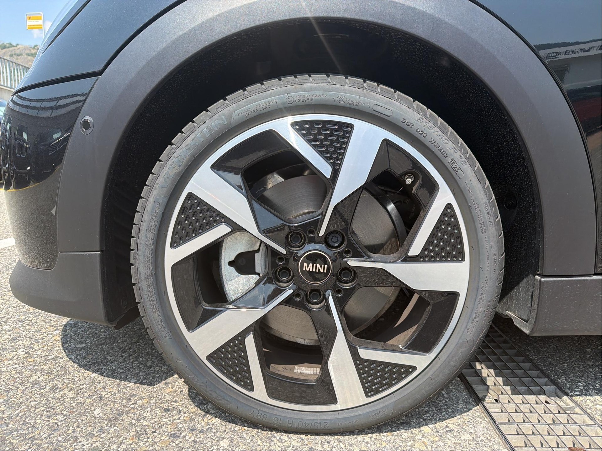 MINI Cooper 5 door C-image-9