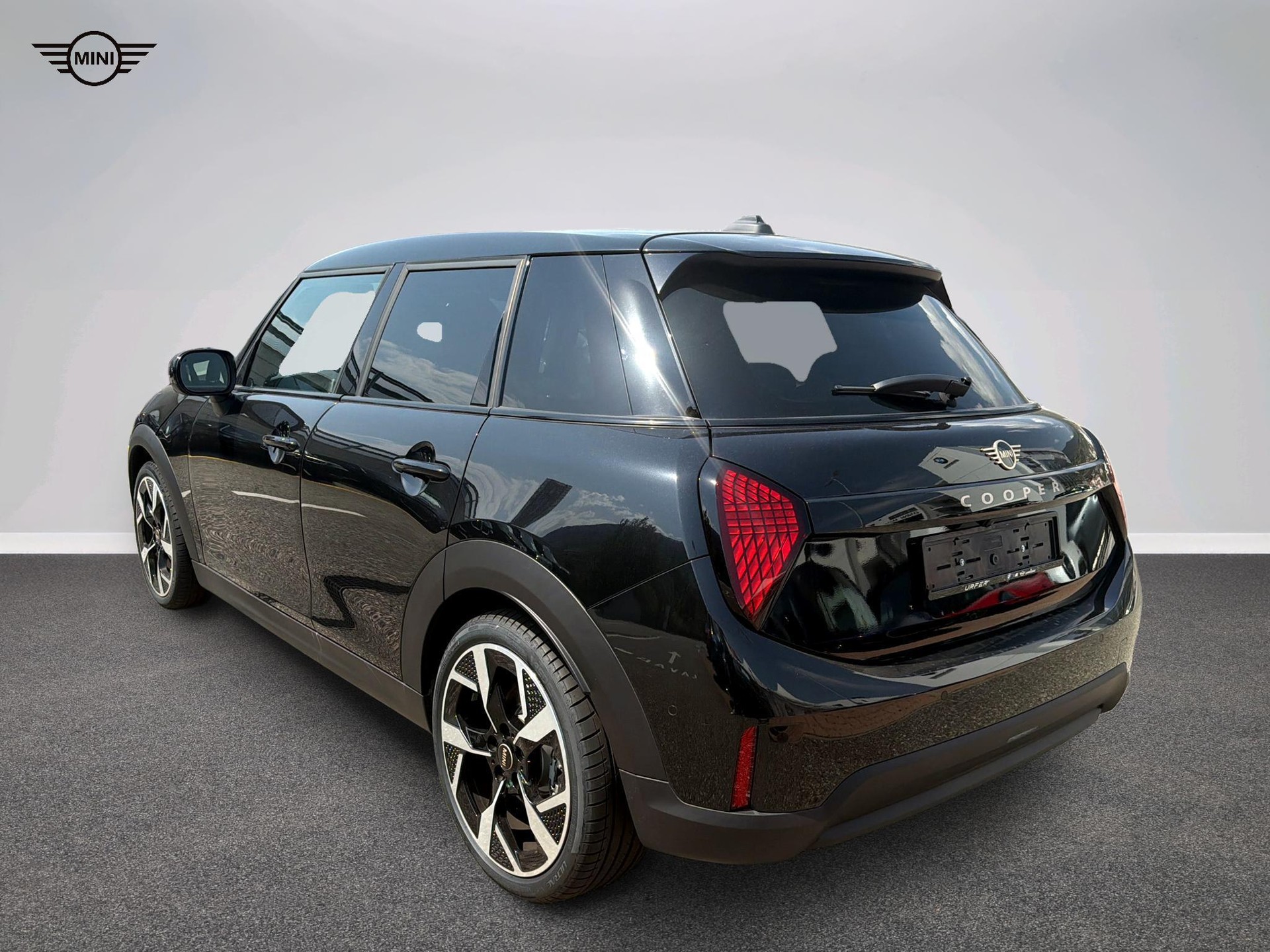 MINI Cooper 5 door C-image-4