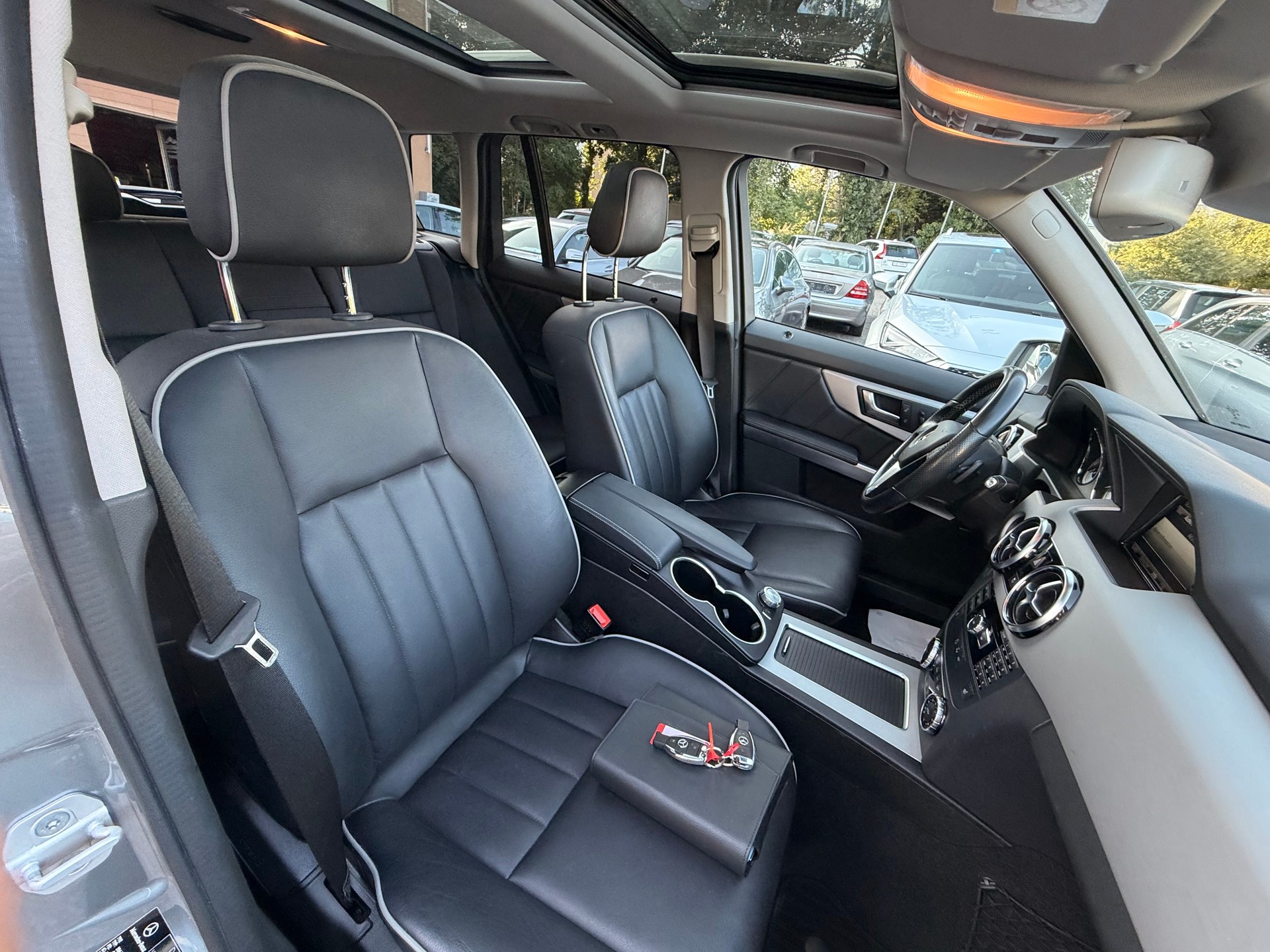 MERCEDES-BENZ GLK 220 BlueTEC Swiss Star Ed. 4Matic 7G-Tronic-image-15