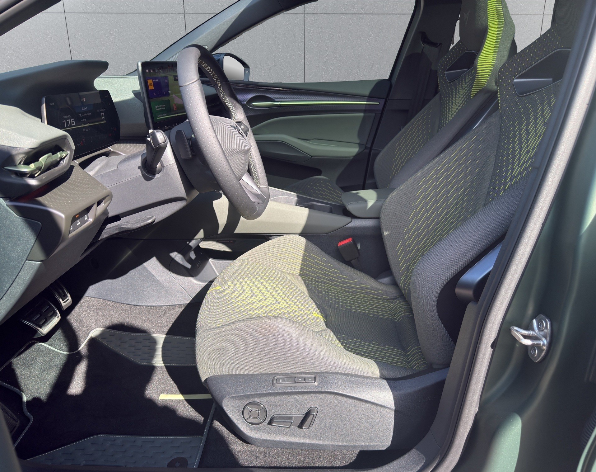 CUPRA Raval 52 kWh VZ Extreme Launch Edition-image-10