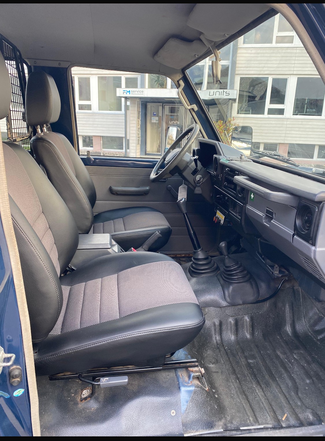 TOYOTA Land Cruiser 400 HdT 4.2 D-image-10