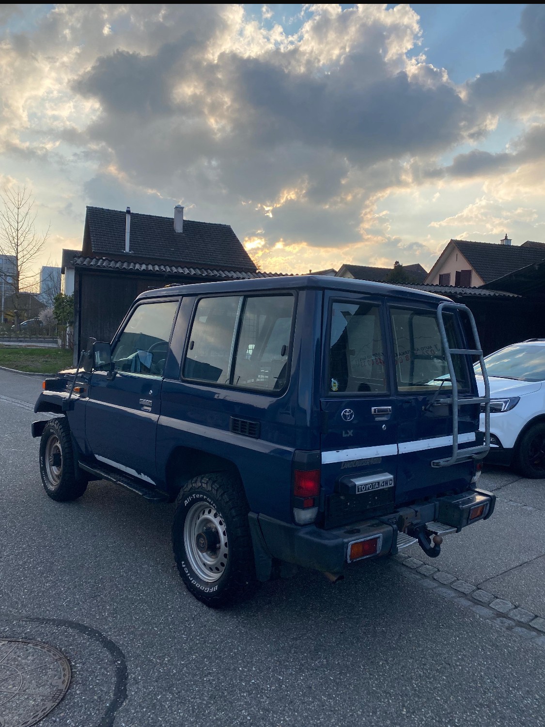 TOYOTA Land Cruiser 400 HdT 4.2 D-image-3