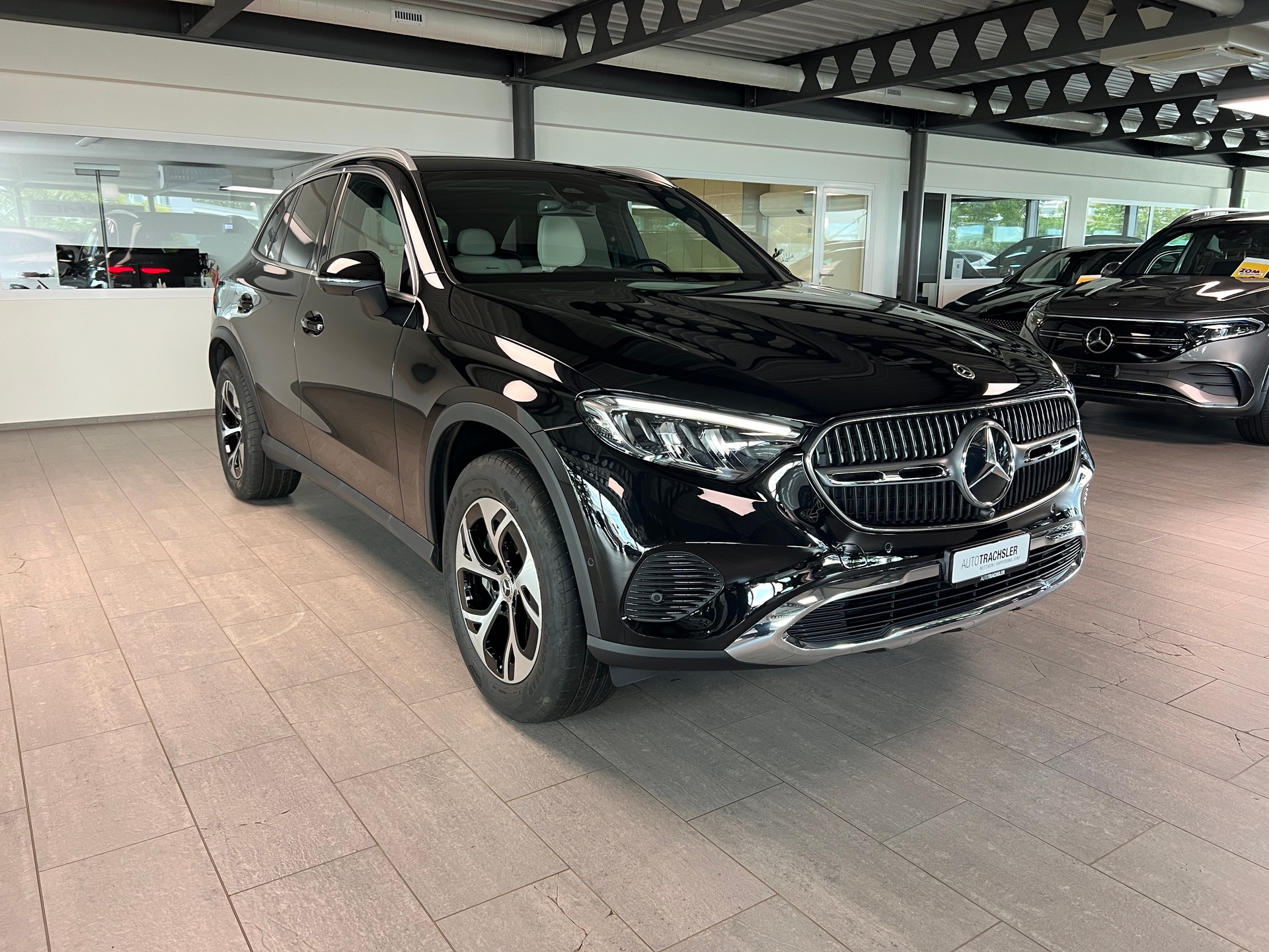 MERCEDES-BENZ GLC 300 e 4Matic 9G-Tronic-image-2