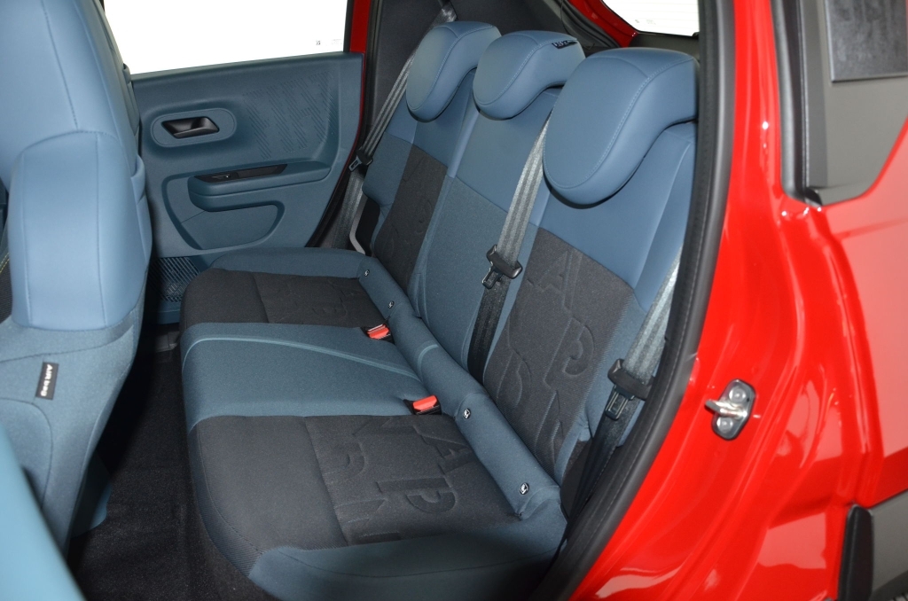 FIAT Grande Panda Elektro Red *CCS*-image-13