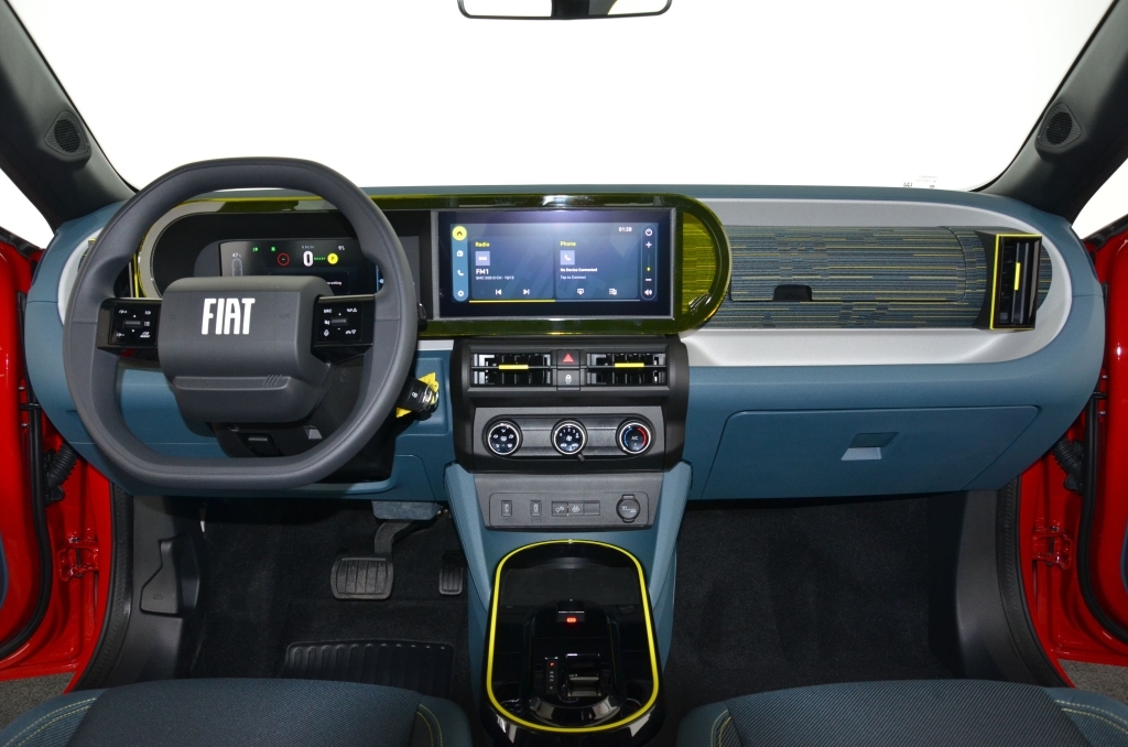 FIAT Grande Panda Elektro Red *CCS*-image-11