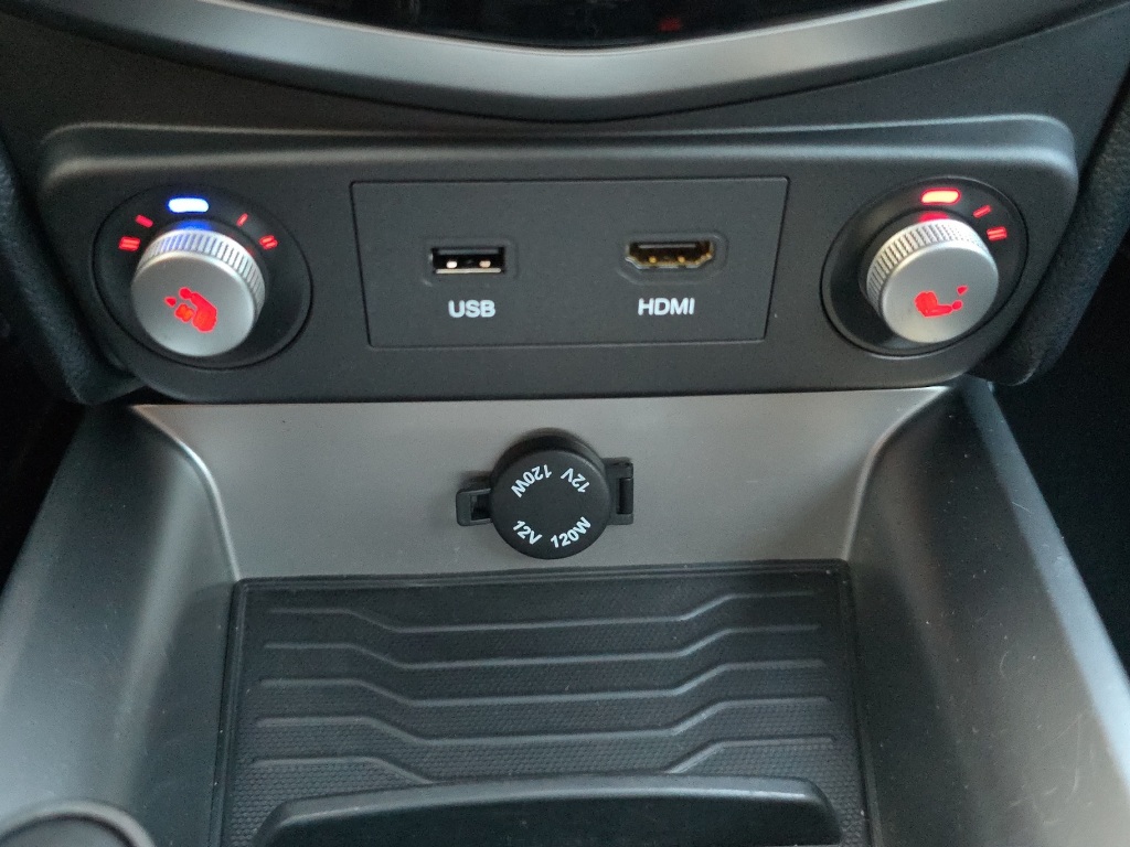 KGM-SsangYong Tivoli 1.6 e-XDi Sapphire 4WD-image-27