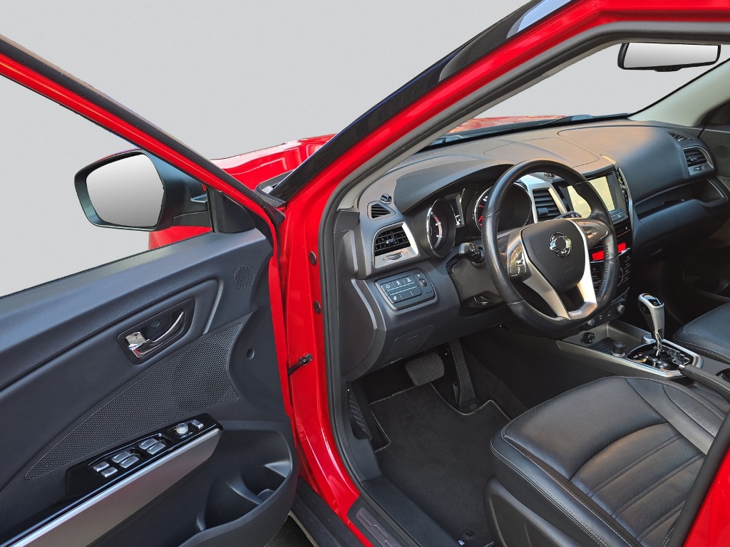 KGM-SsangYong Tivoli 1.6 e-XDi Sapphire 4WD-image-23