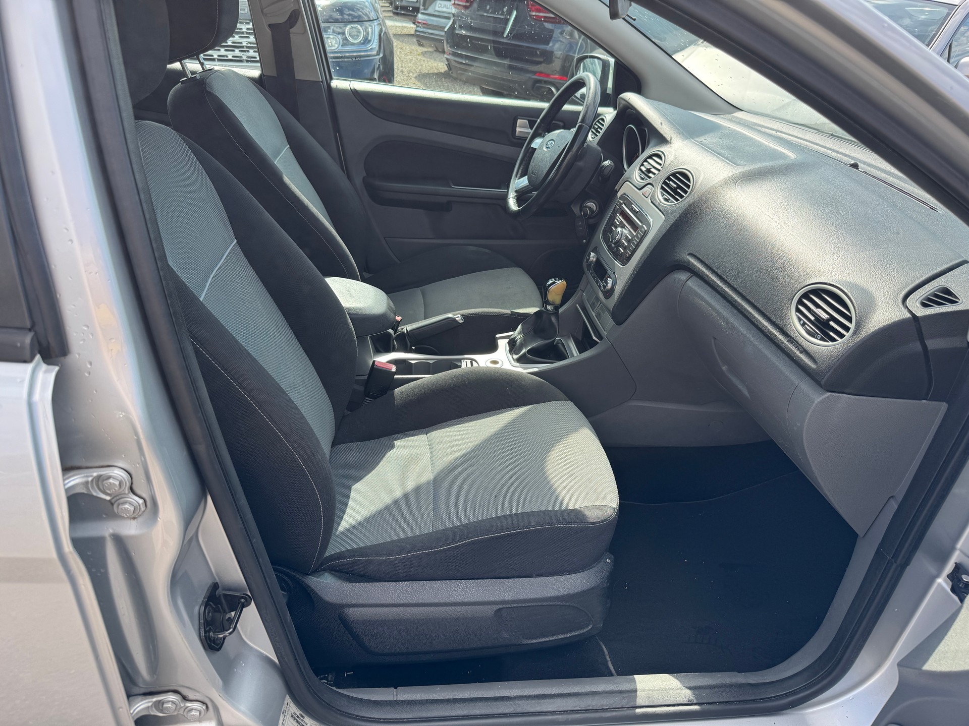 FORD Focus 1.6 TDCi Ambiente-image-10