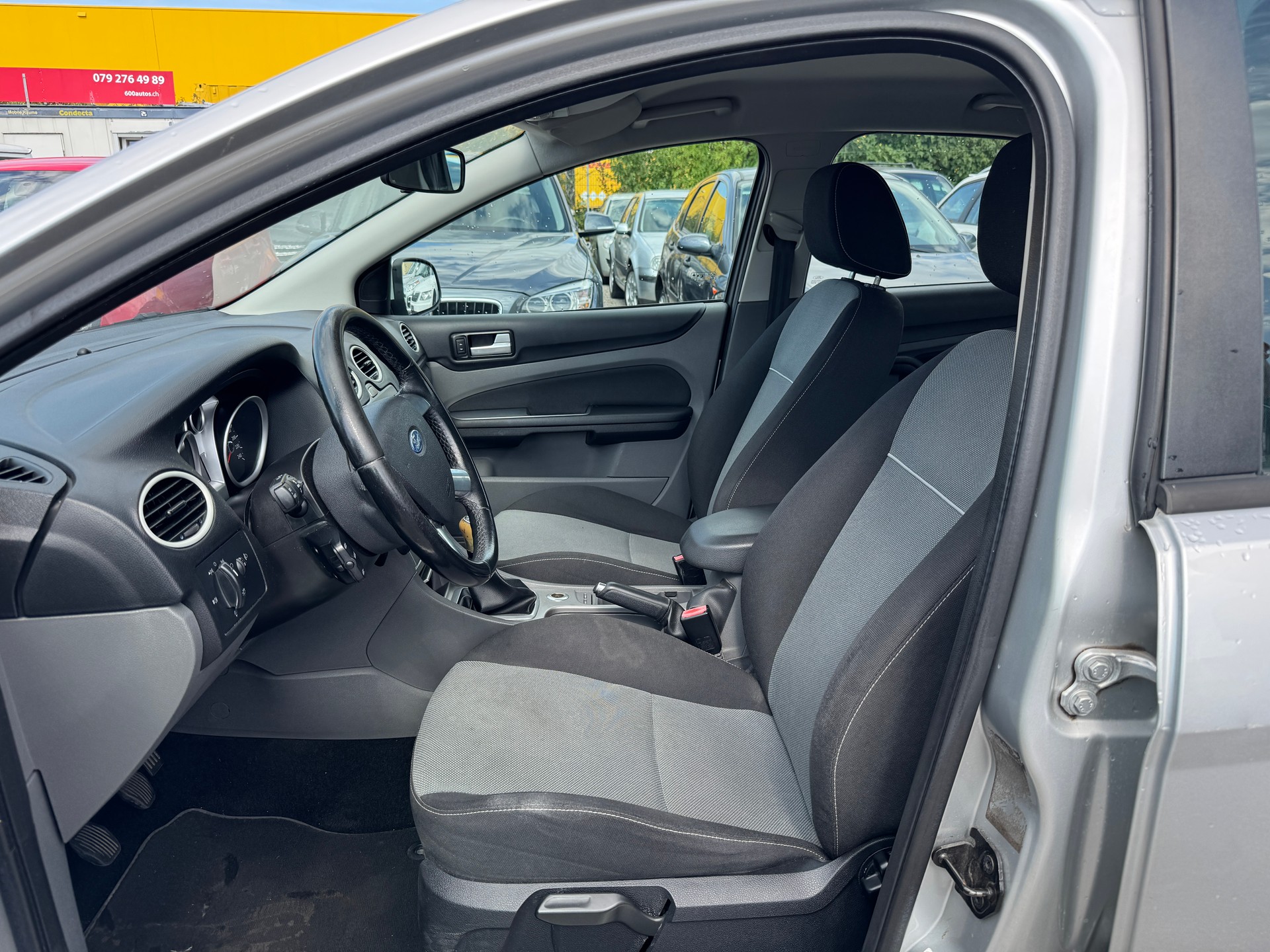 FORD Focus 1.6 TDCi Ambiente-image-8