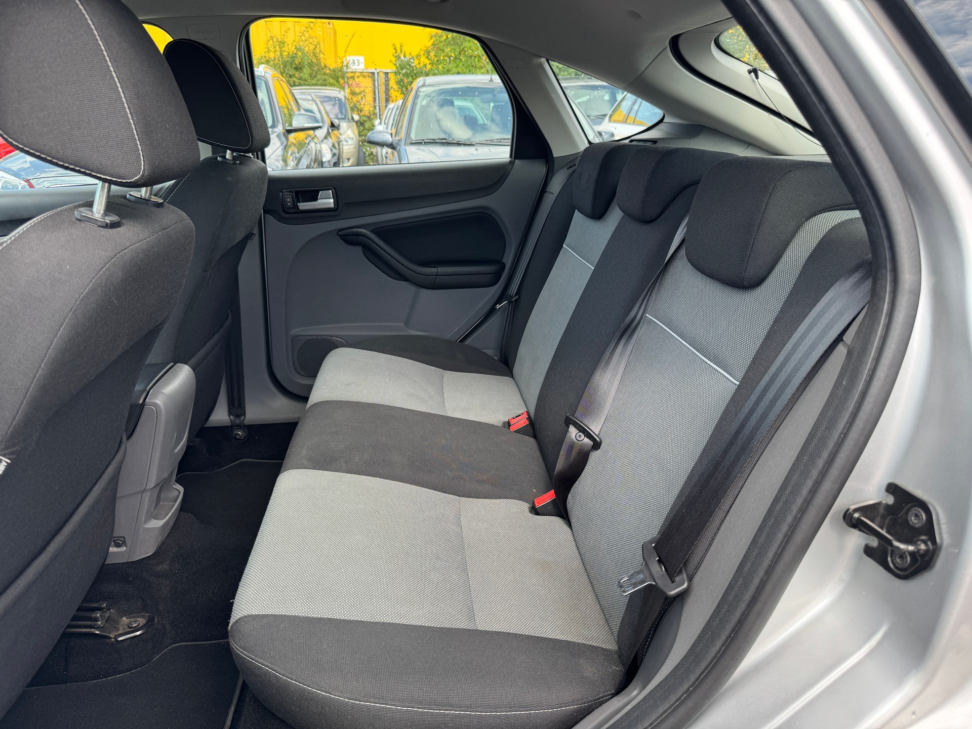 FORD Focus 1.6 TDCi Ambiente-image-9