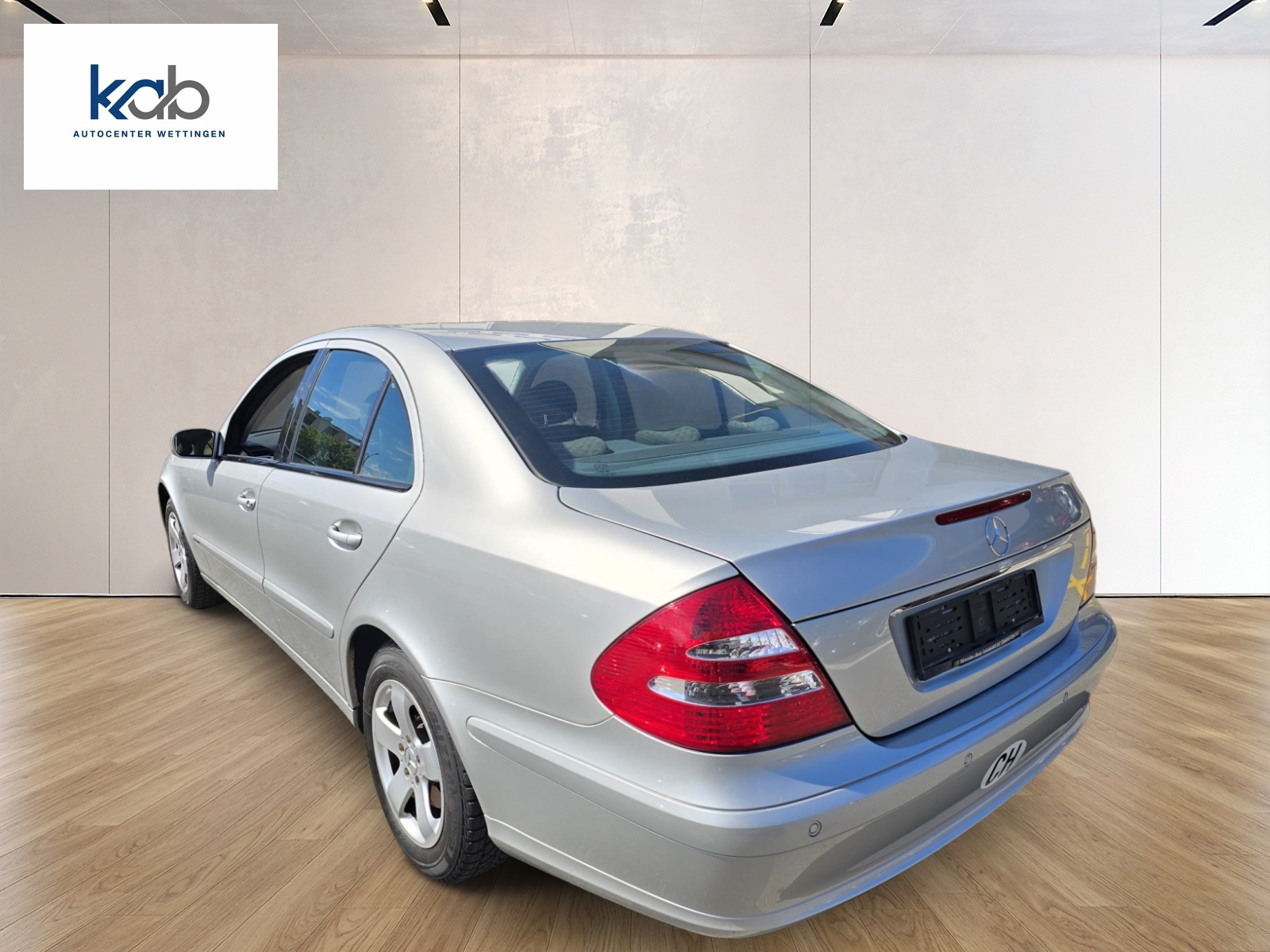 MERCEDES-BENZ E220 CDI Classic-image-4