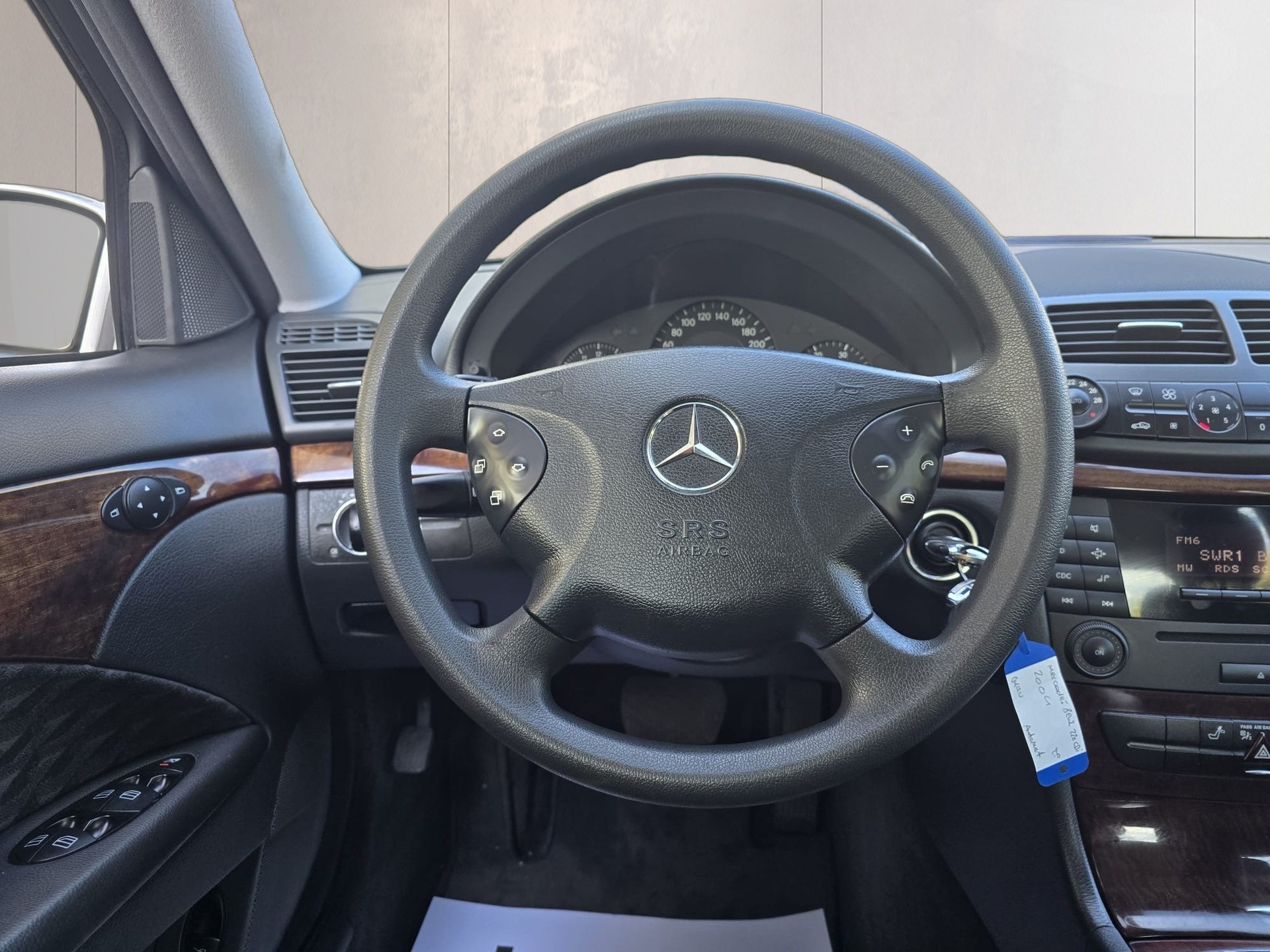 MERCEDES-BENZ E220 CDI Classic-image-10