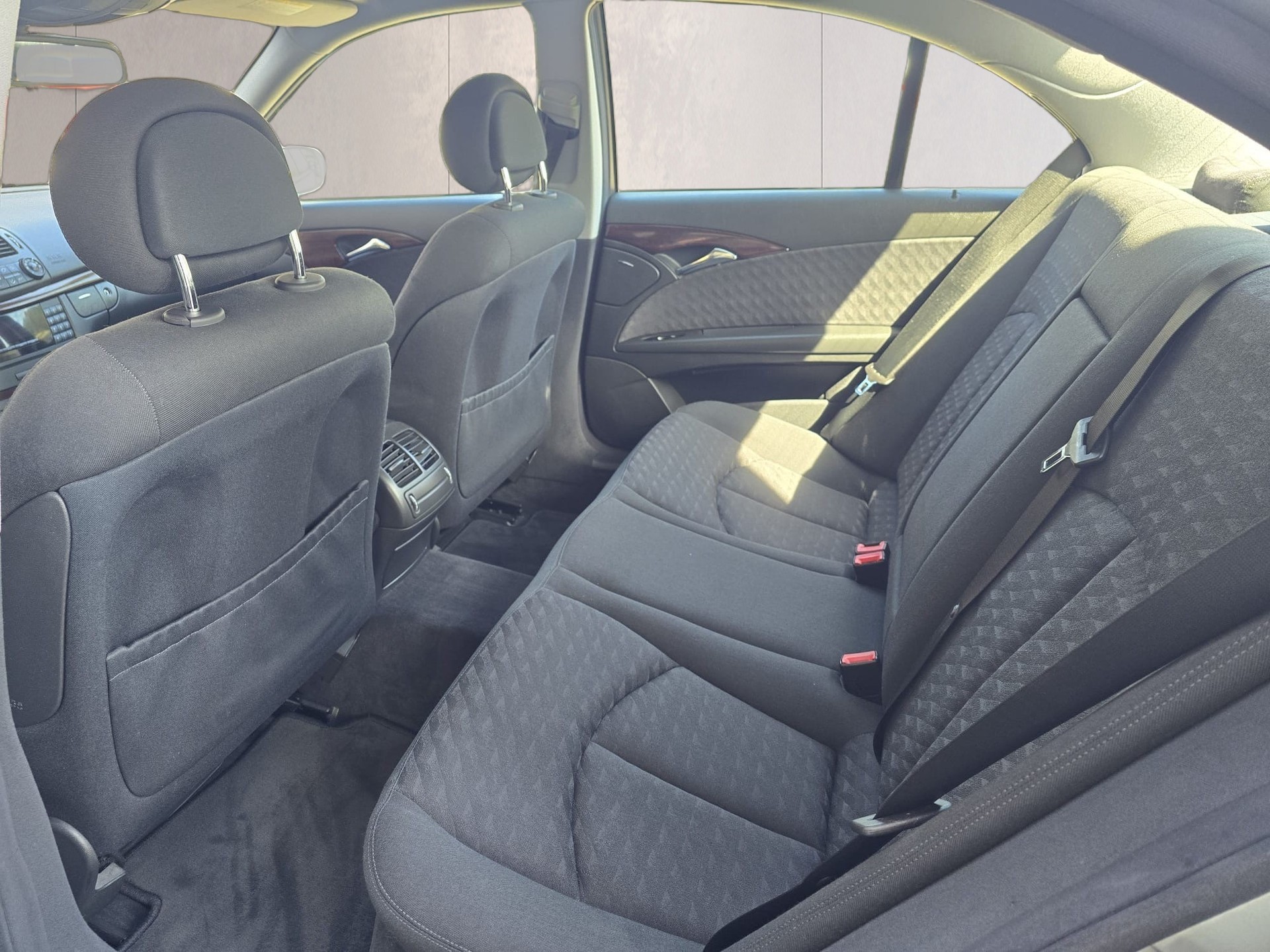 MERCEDES-BENZ E220 CDI Classic-image-17