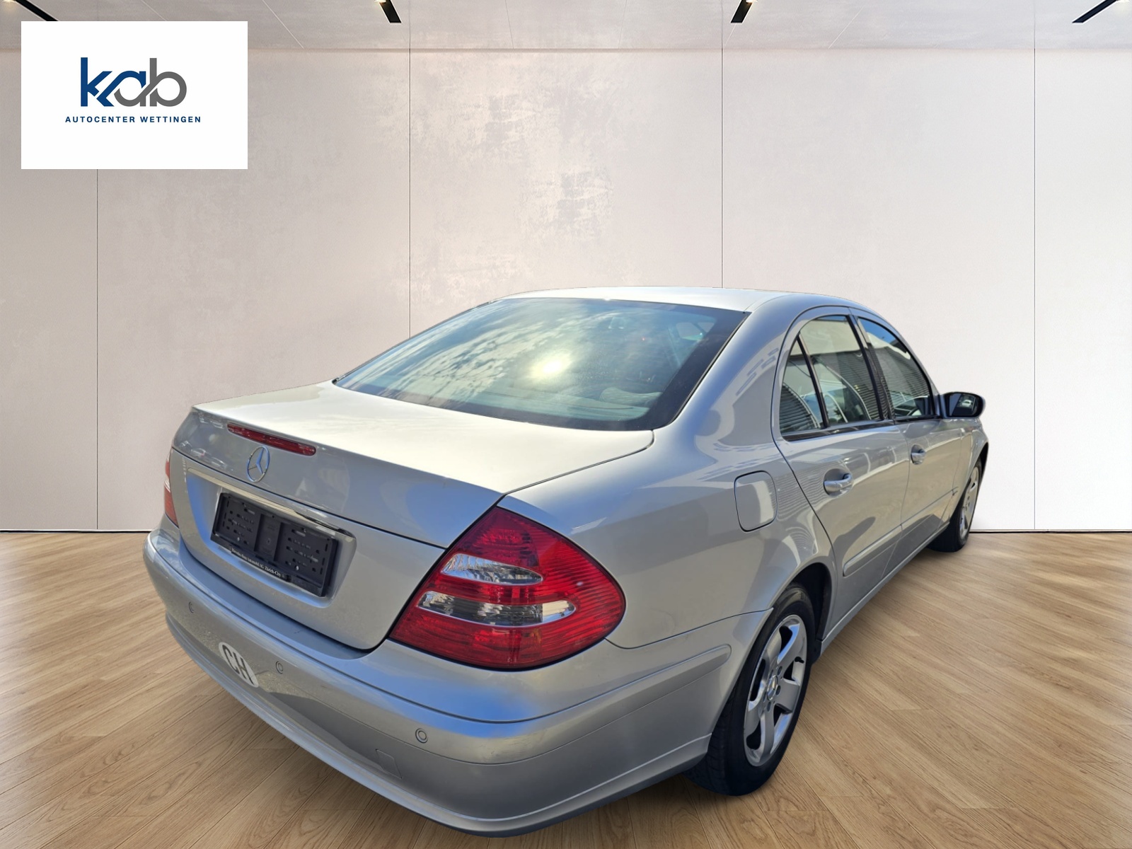 MERCEDES-BENZ E220 CDI Classic-image-6