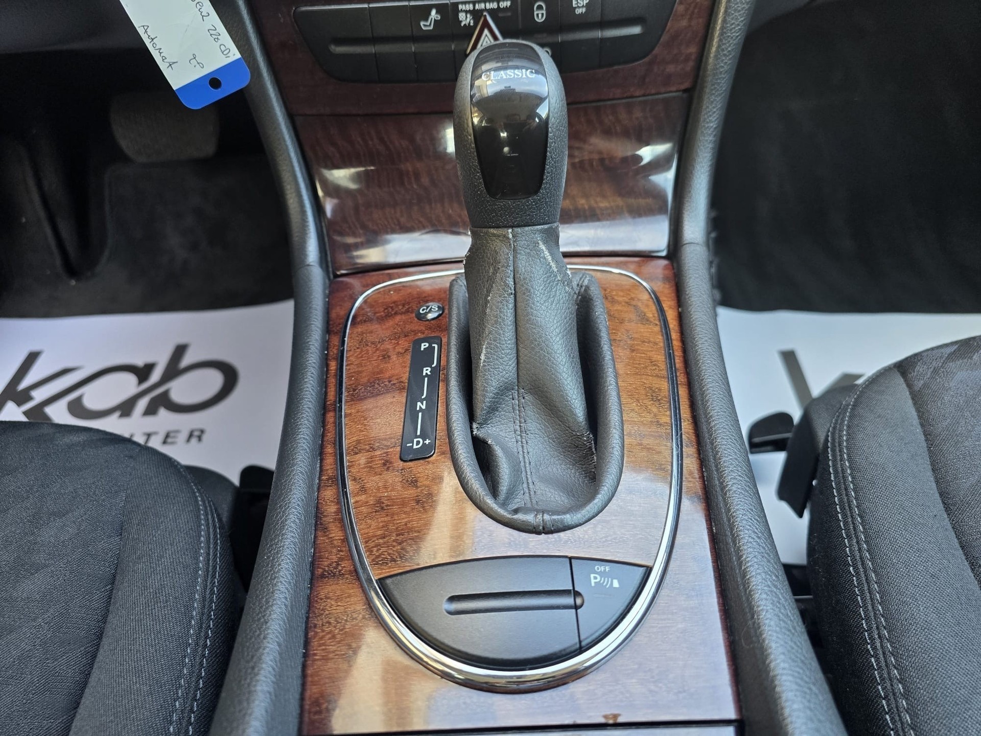 MERCEDES-BENZ E220 CDI Classic-image-12