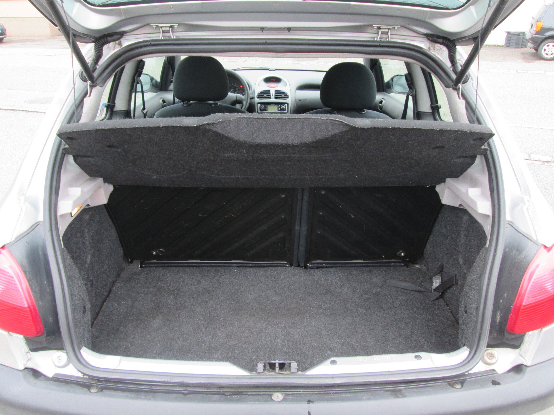 PEUGEOT 206 1.6 XS Sport-image-9