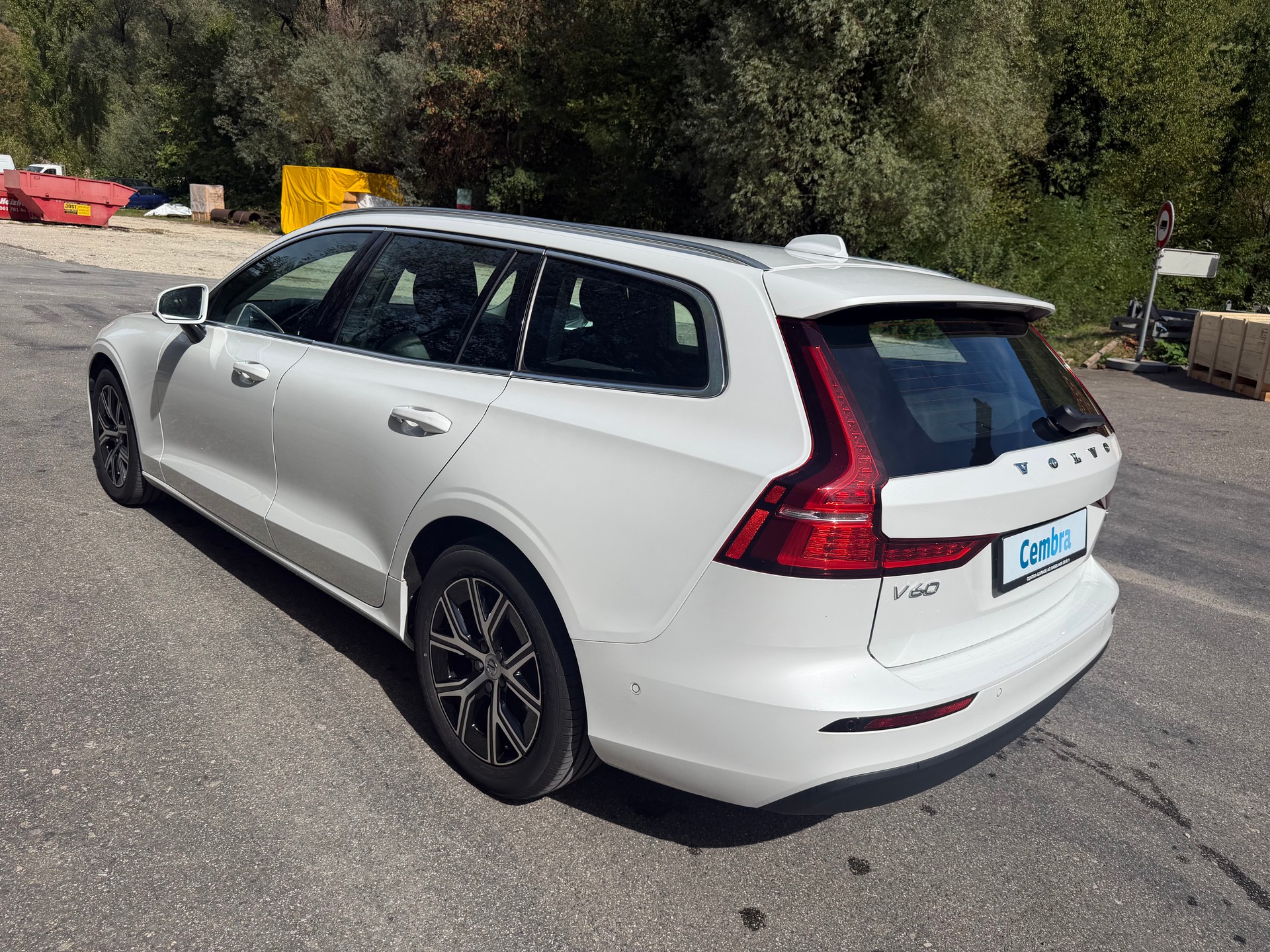 VOLVO V60 D3 Momentum Geartronic-image-6