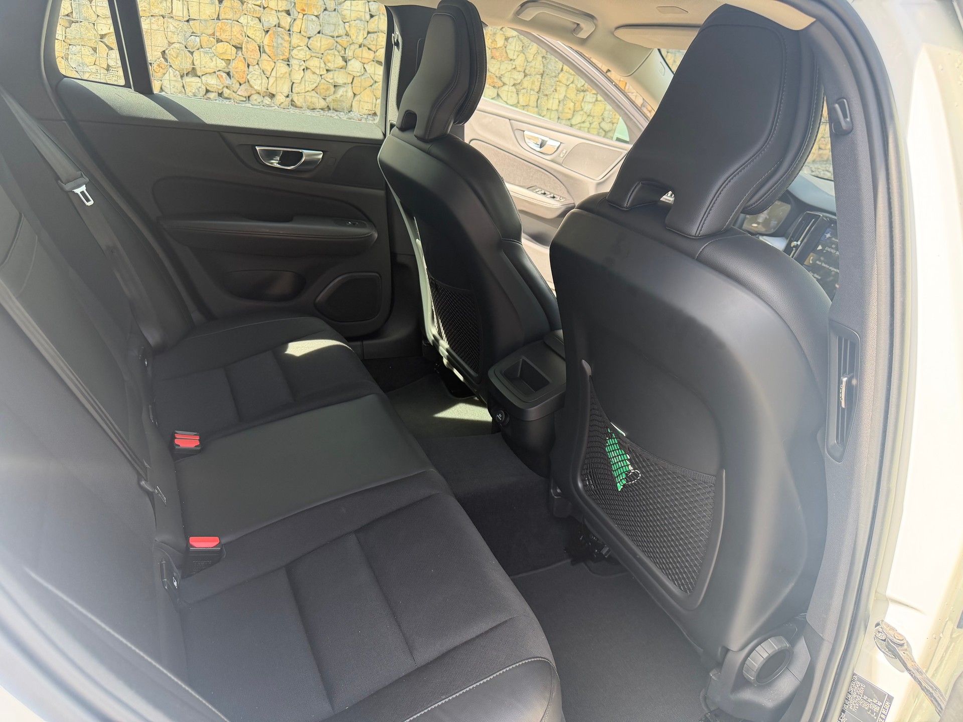 VOLVO V60 D3 Momentum Geartronic-image-12