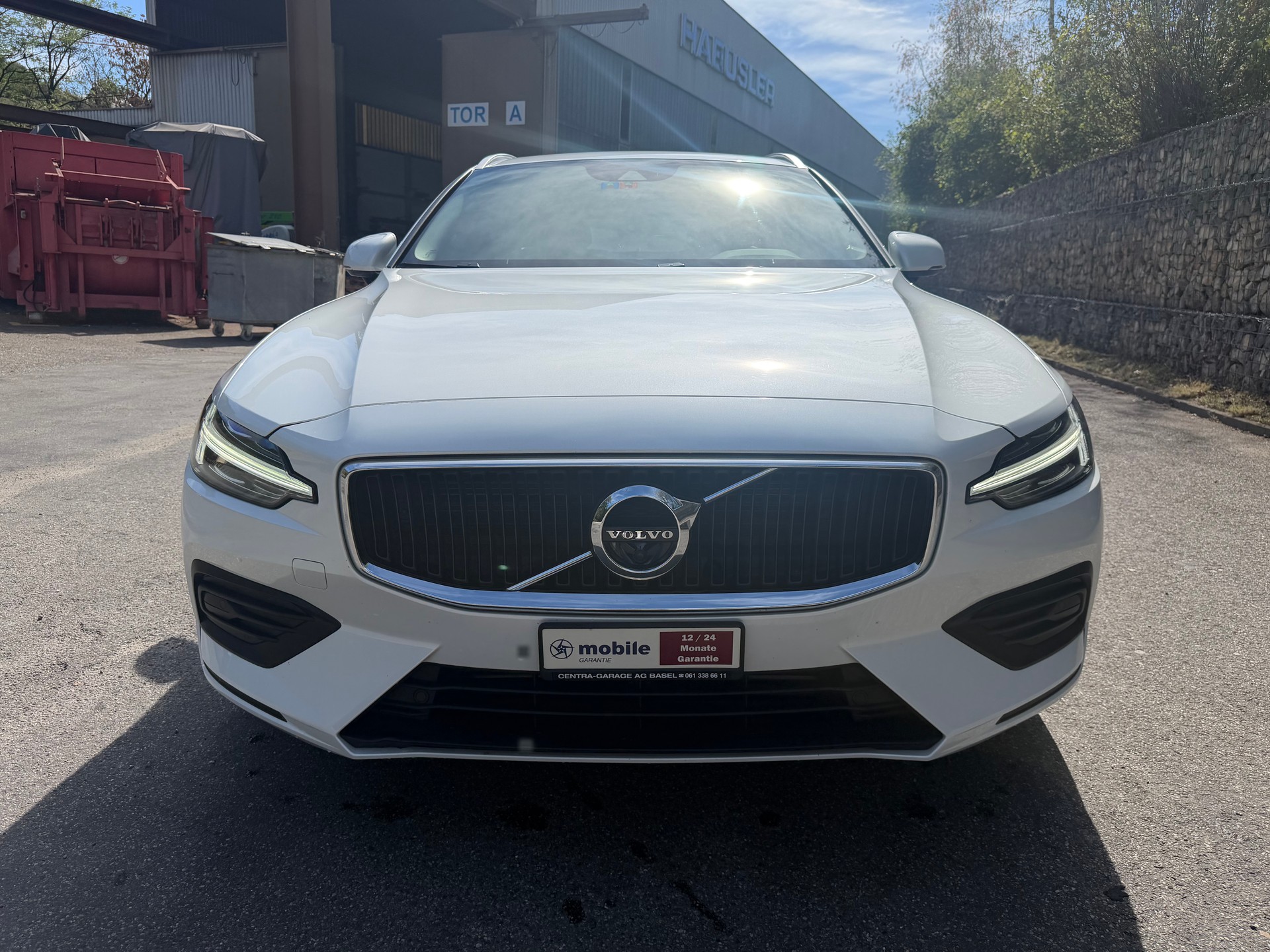 VOLVO V60 D3 Momentum Geartronic-image-1