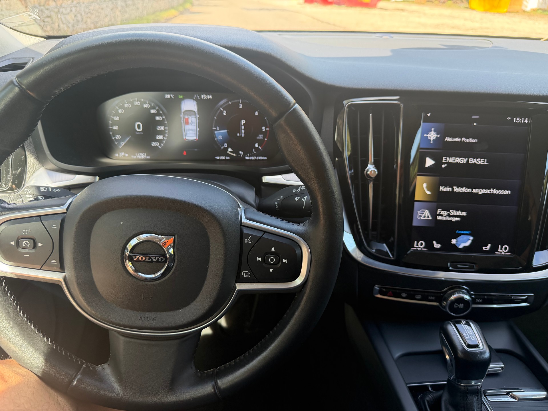VOLVO V60 D3 Momentum Geartronic-image-13