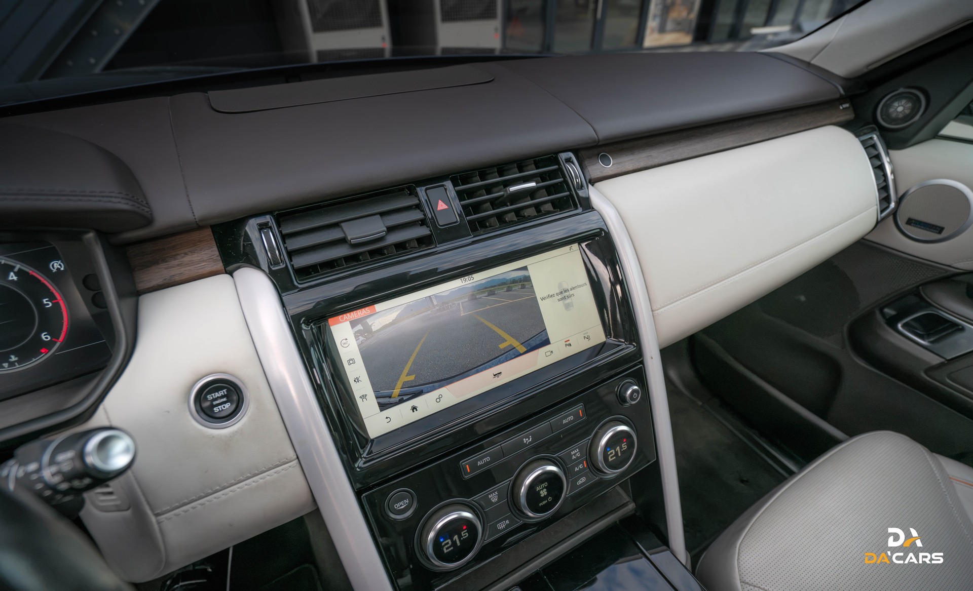 LAND ROVER Discovery 3.0 SDV6 HSE Luxury Automatic-image-14
